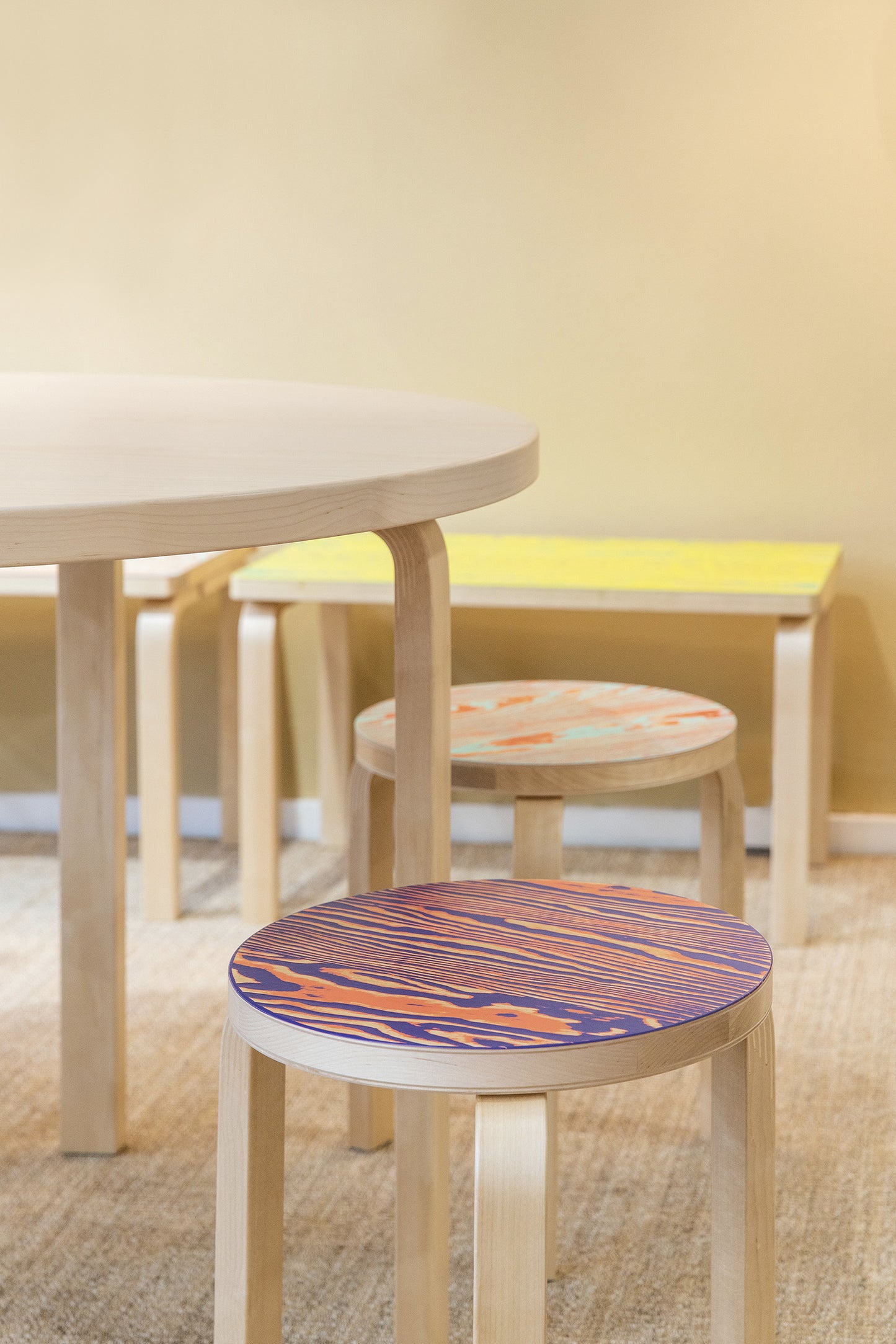 Artek 60 ColoRing jakkara istuin punainen/turkoosi