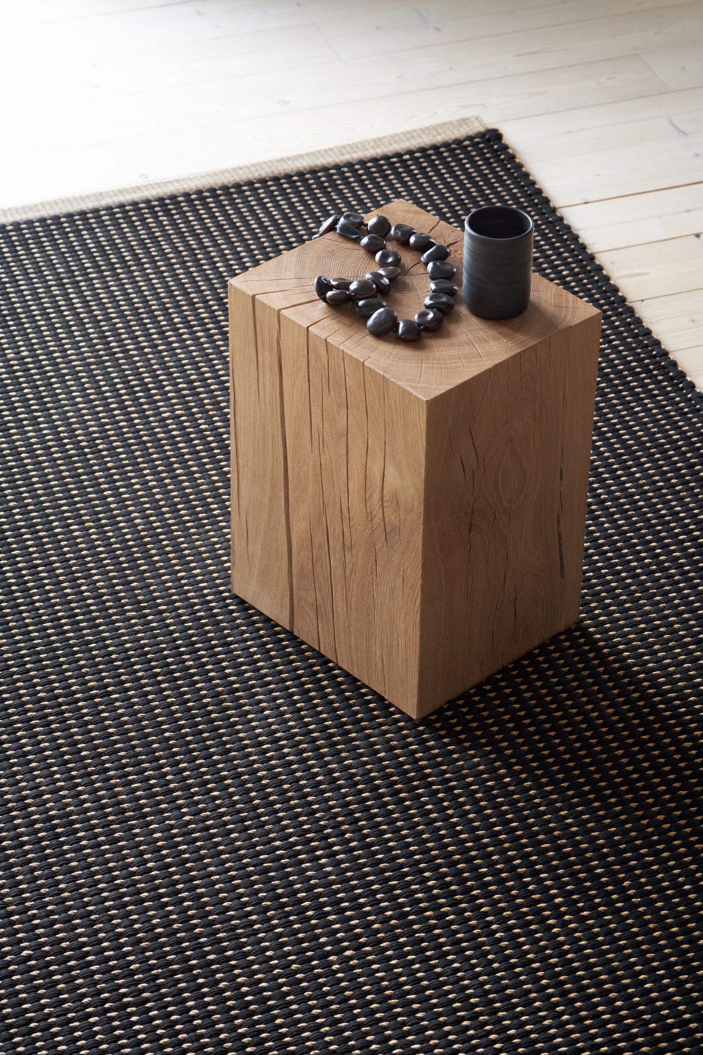 Woodnotes Duetto1 140x200 musta