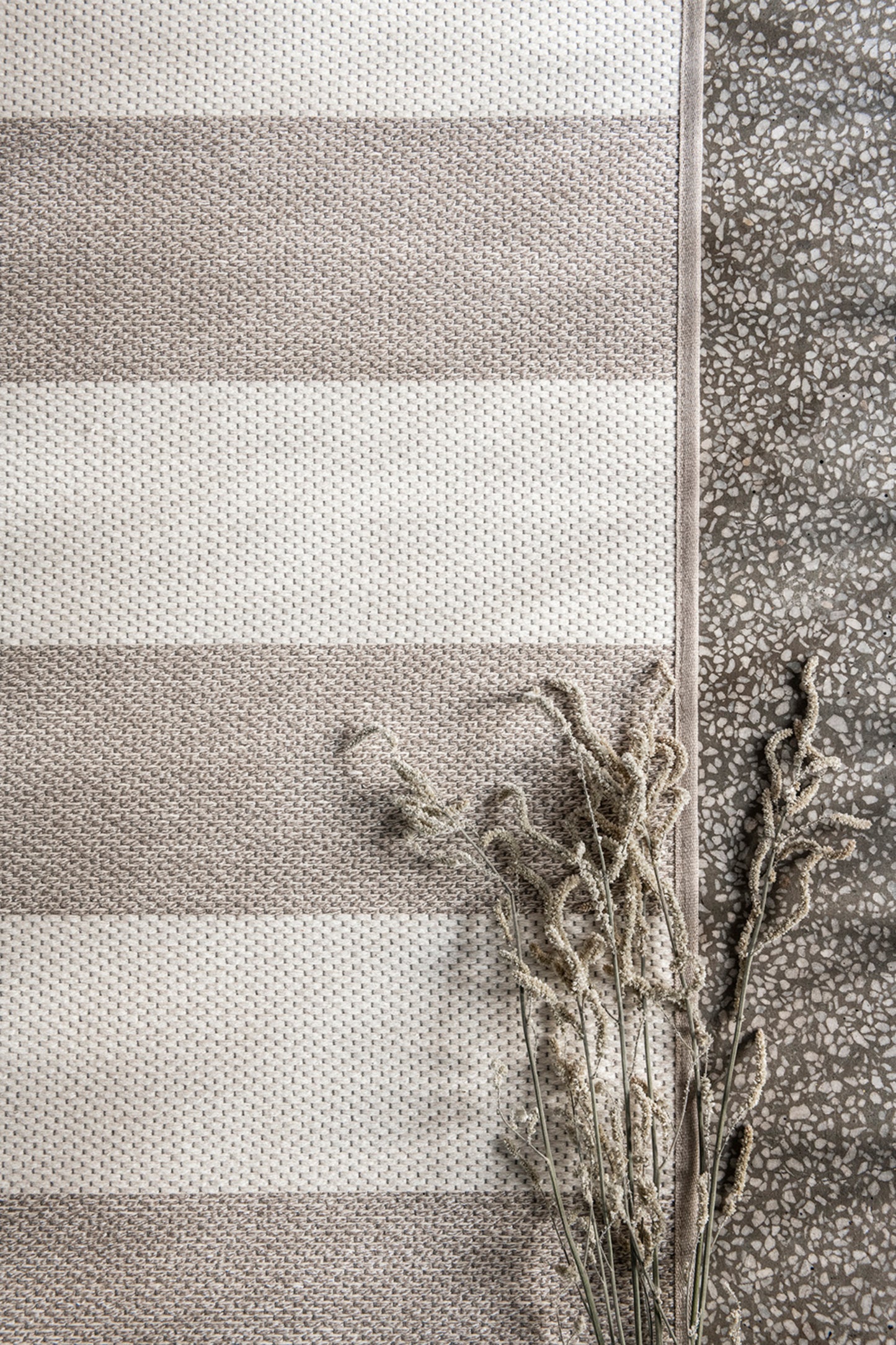 VM Carpet Viiva beige-valkoinen