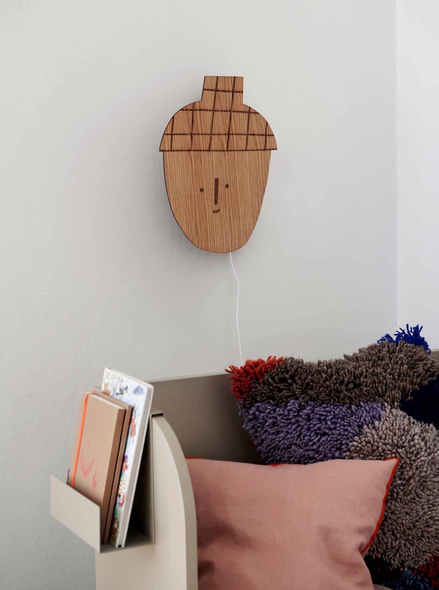 Ferm Living Acorn seinävalaisin tammi