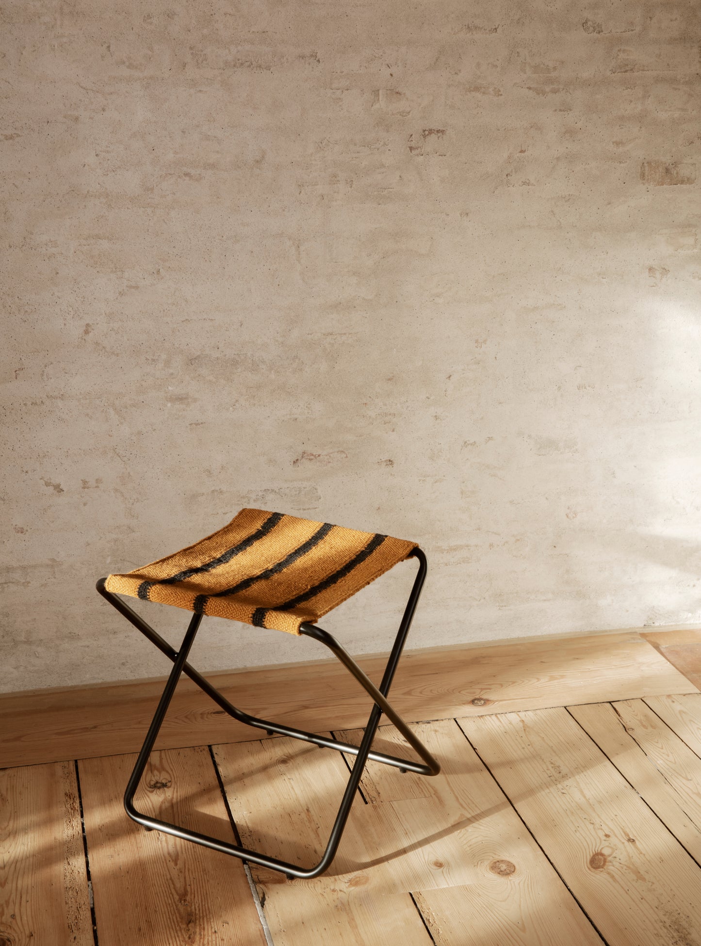 Ferm Living Desert jakkara musta/stripe
