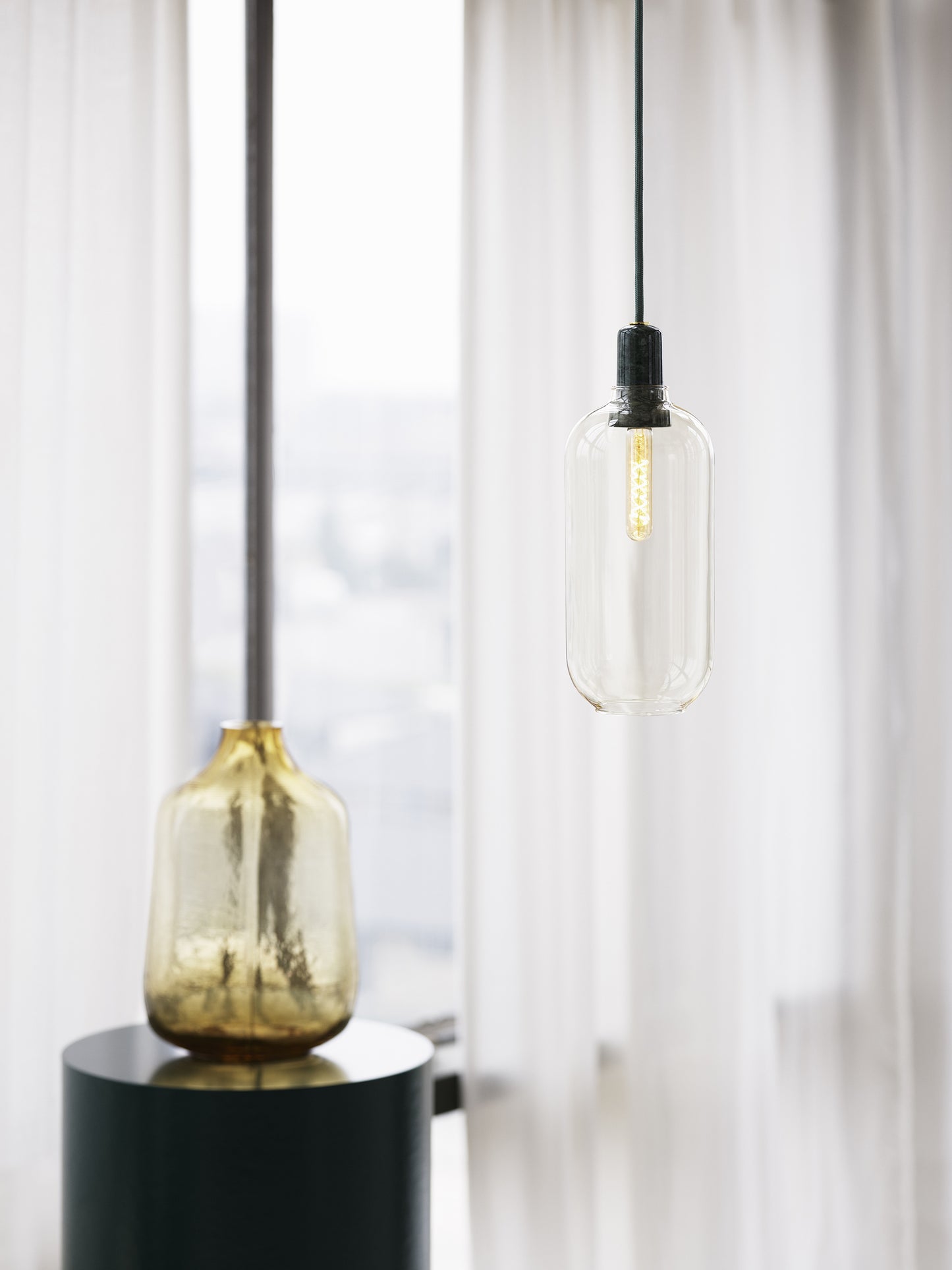 Normann Copenhagen Amp valaisin iso vihreä/kulta