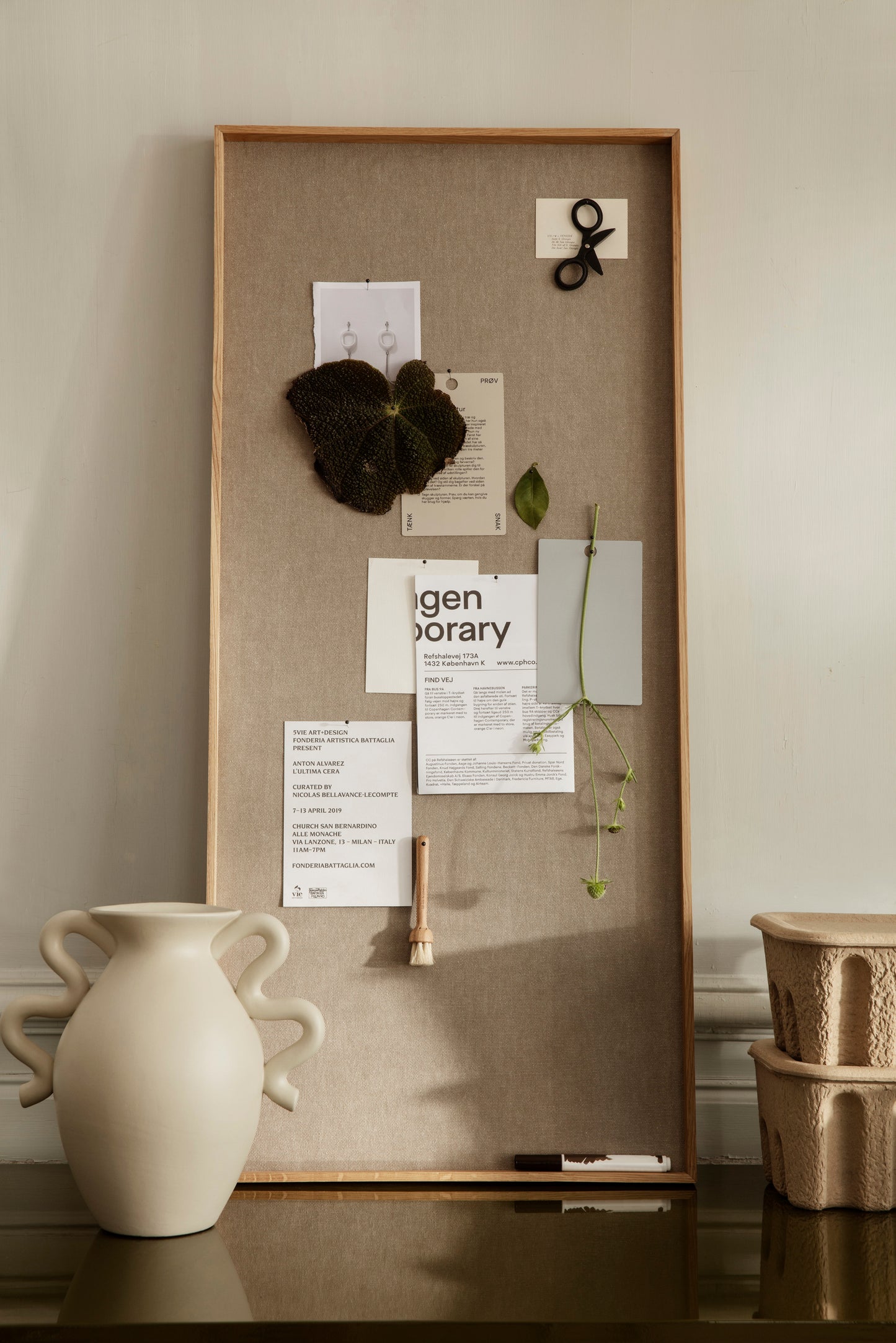 Ferm Living Scenery muistitaulu kapea tammi