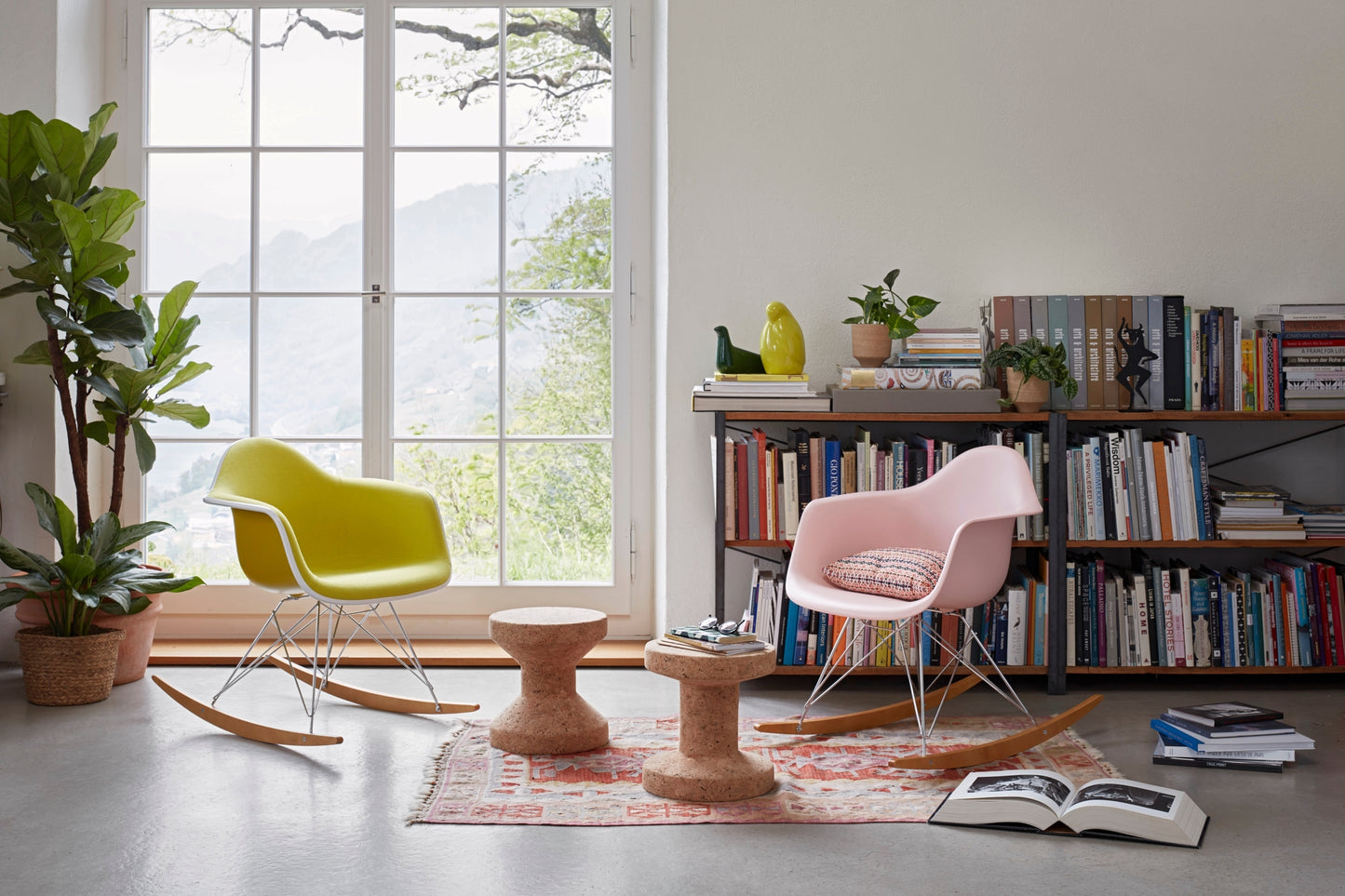 Vitra Eames RAR keinutuoli roosa/vaahtera