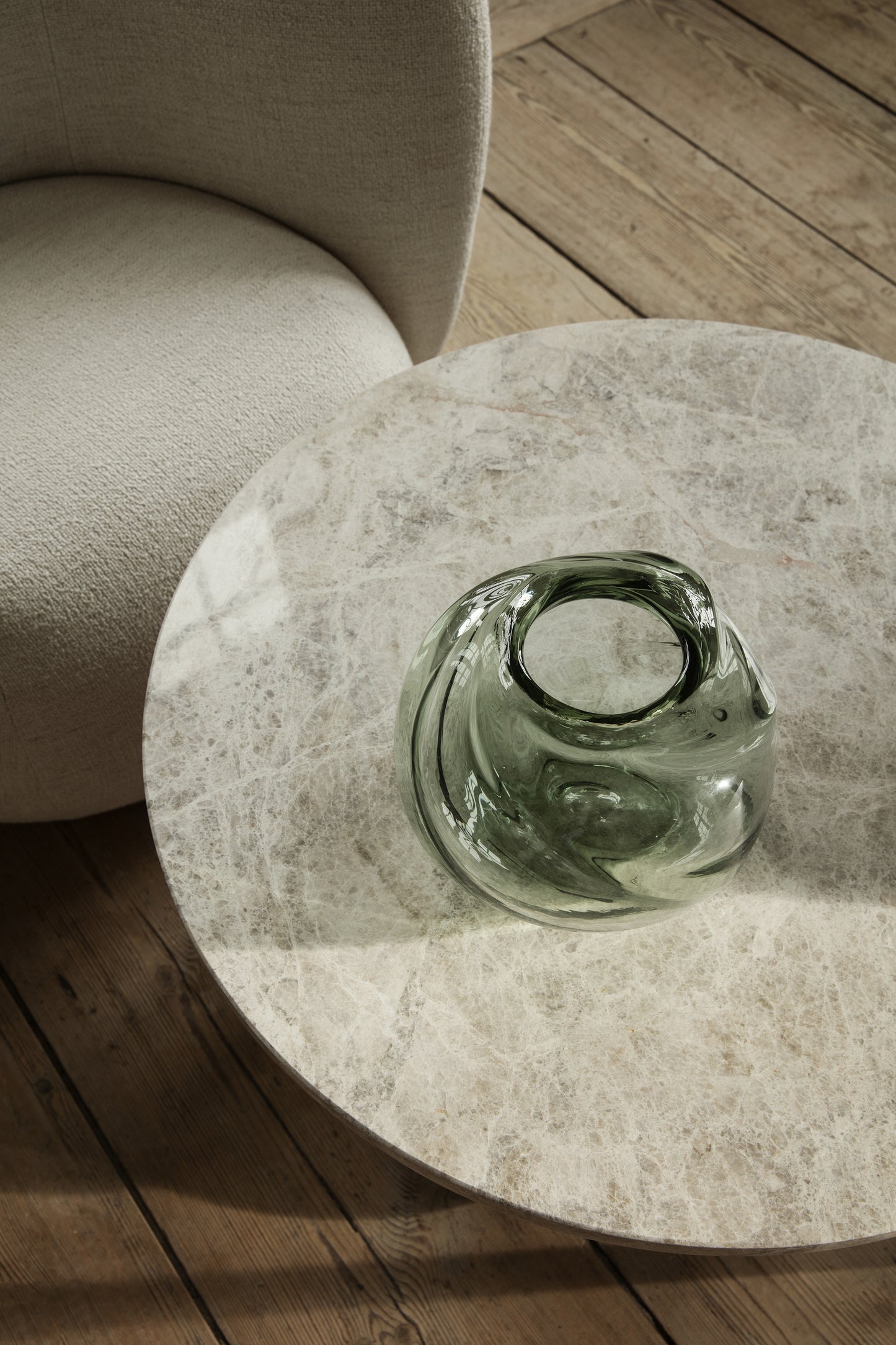 Ferm Living Water Swirl pyöreä vaasi vaaleanvihreä
