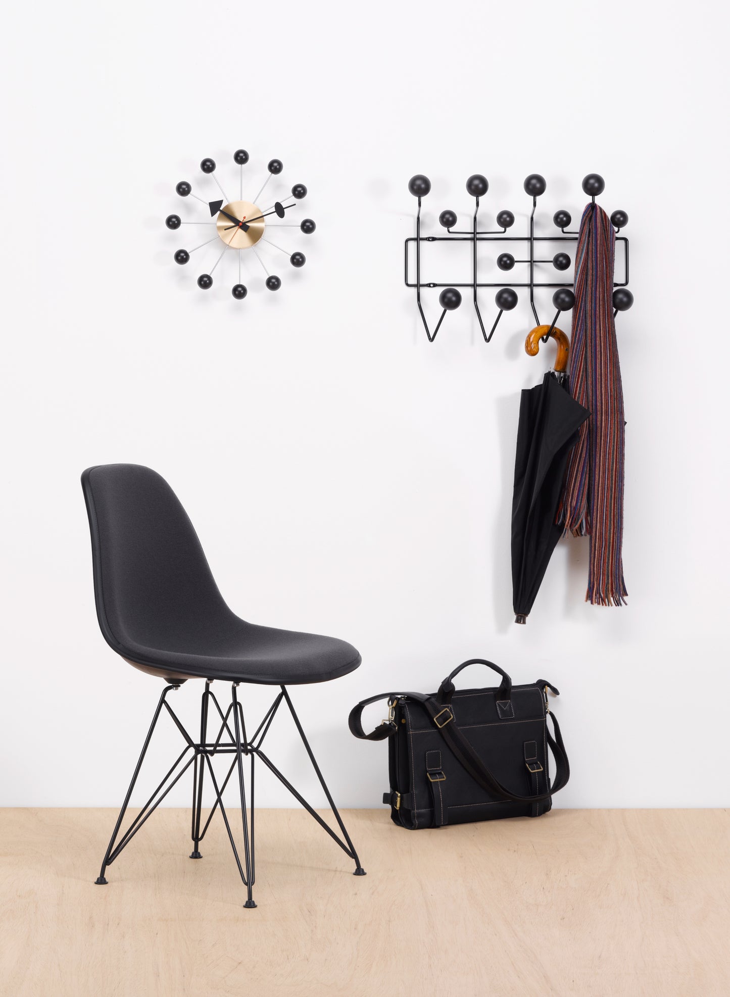 Vitra Eames Hang It All naulakko musta/musta