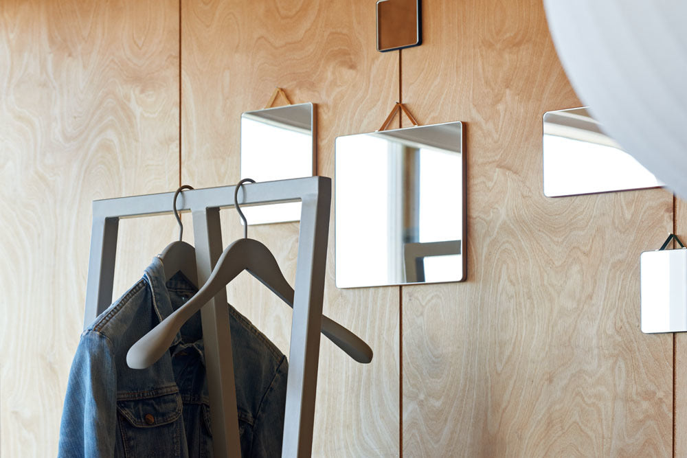 HAY Loop Stand Hall harmaa