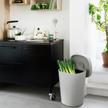 Muuto Hideaway kori harmaa
