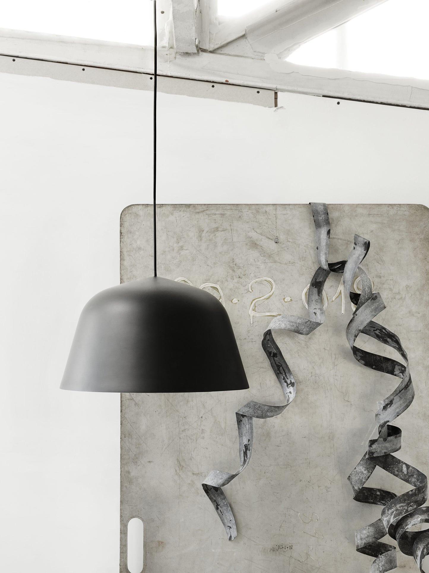 Muuto Ambit riippuvalaisin Ø40 musta