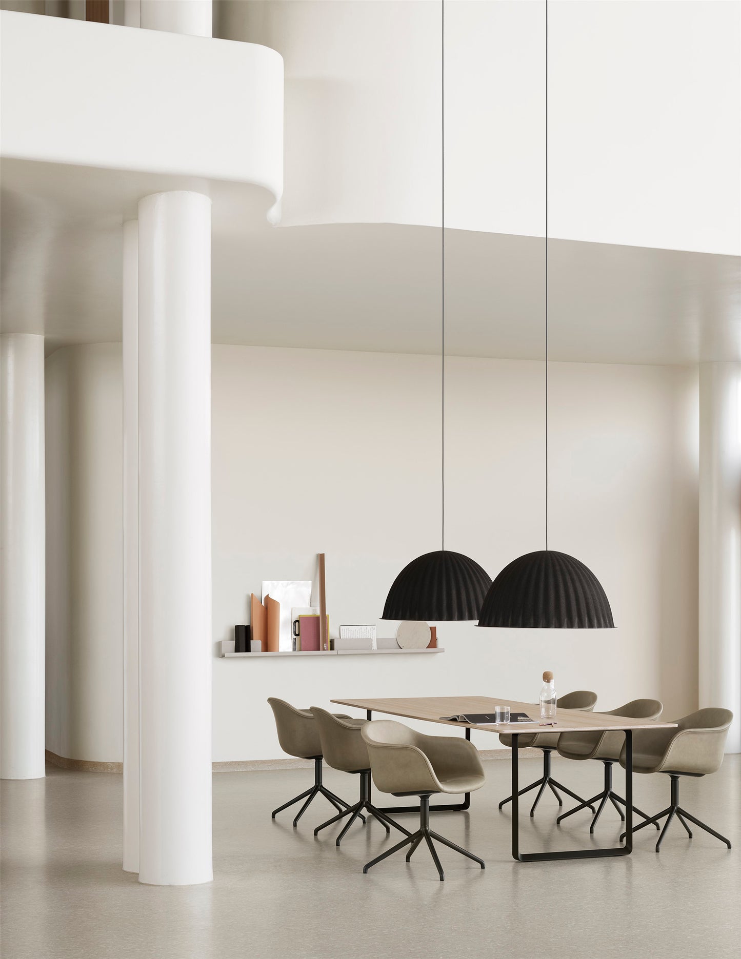 Muuto Under the Bell valaisin Ø55 musta
