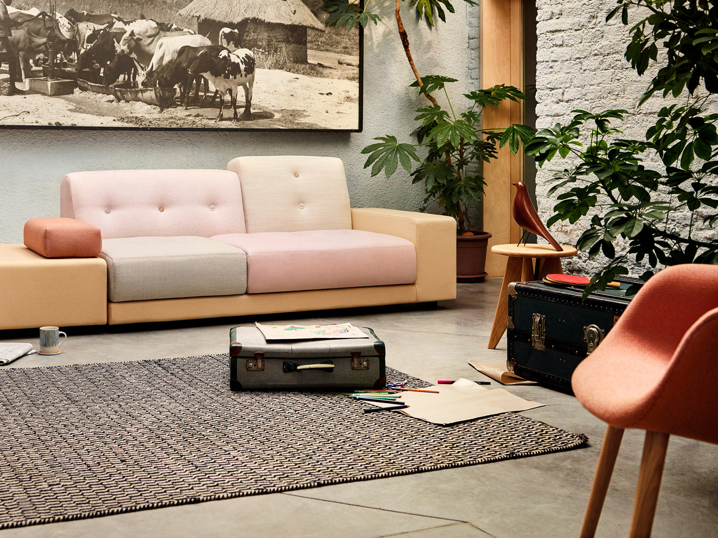 Vitra Eames House Bird pähkinä