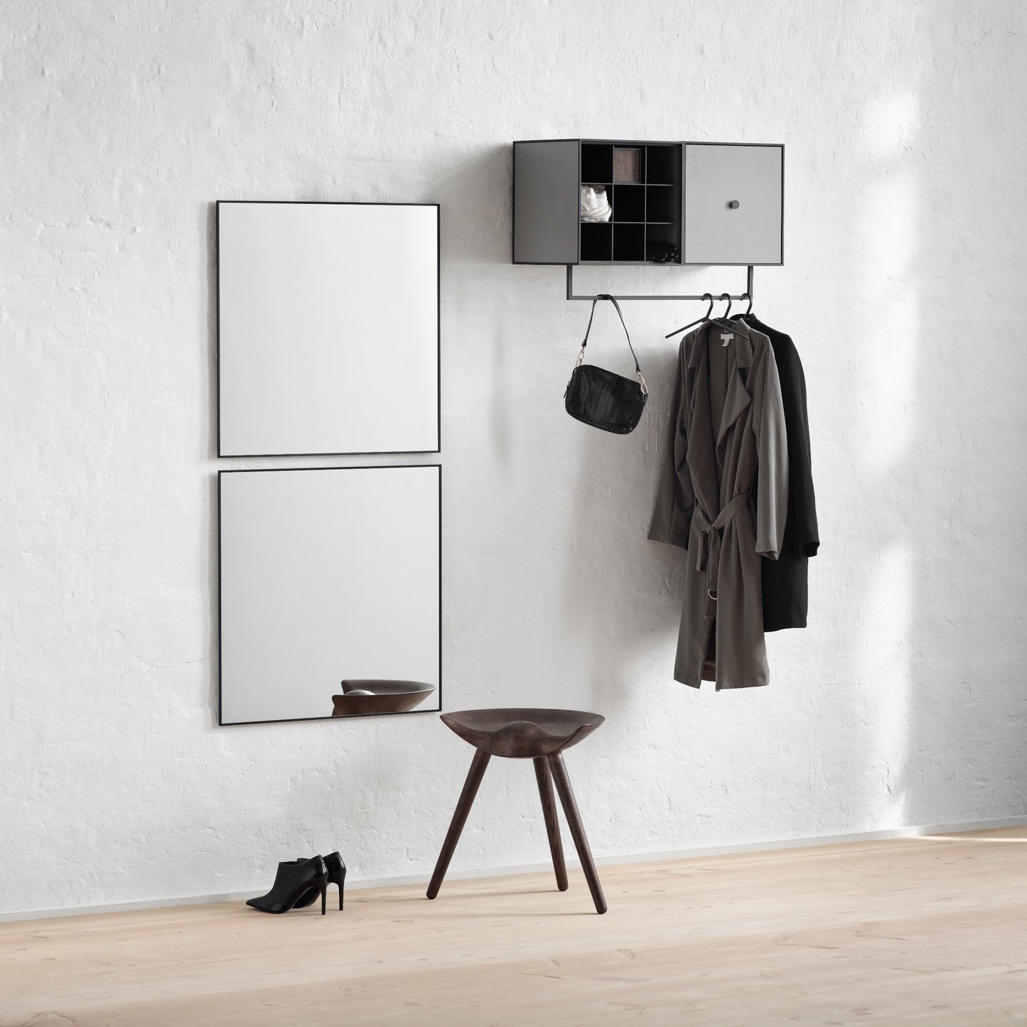 By Lassen View peili 70x70 musta