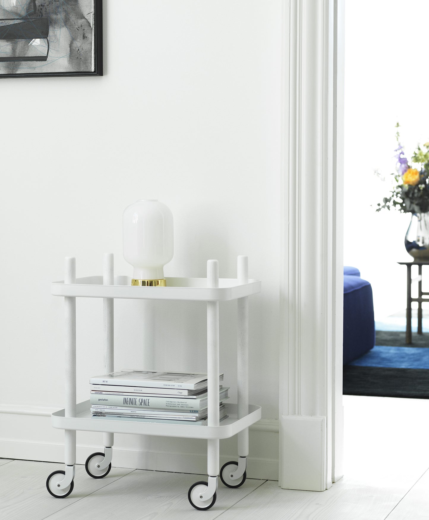 Normann Copenhagen Block tarjoiluvaunu kokovalkoinen