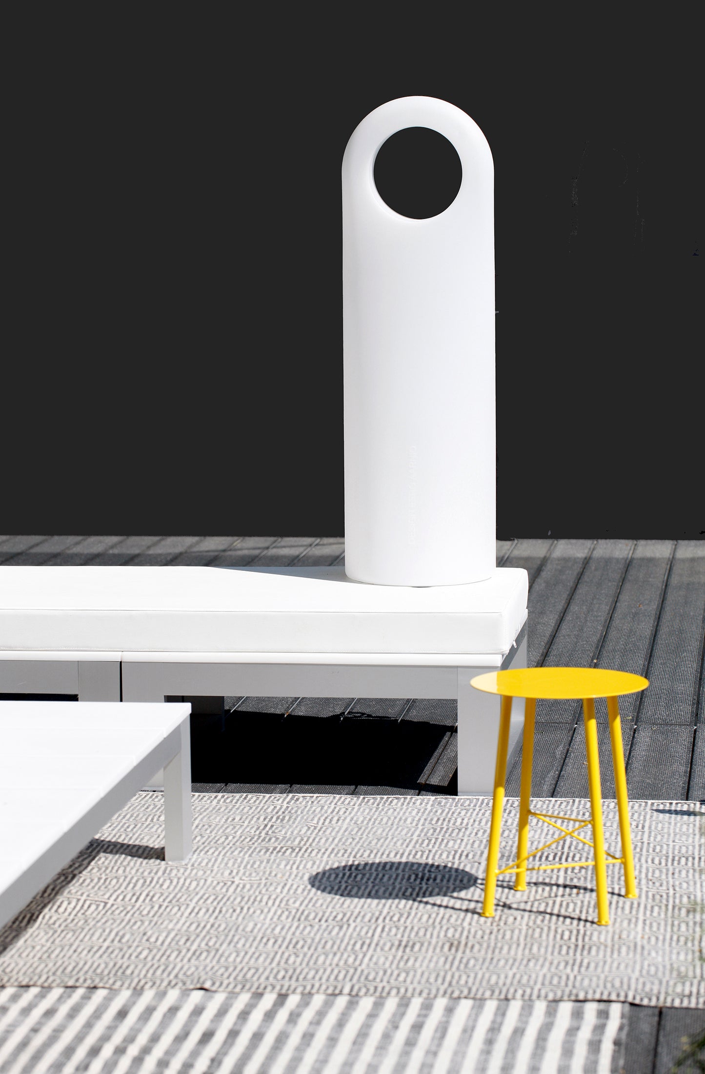 Design Eero Aarnio Origo kirkasvalolaite