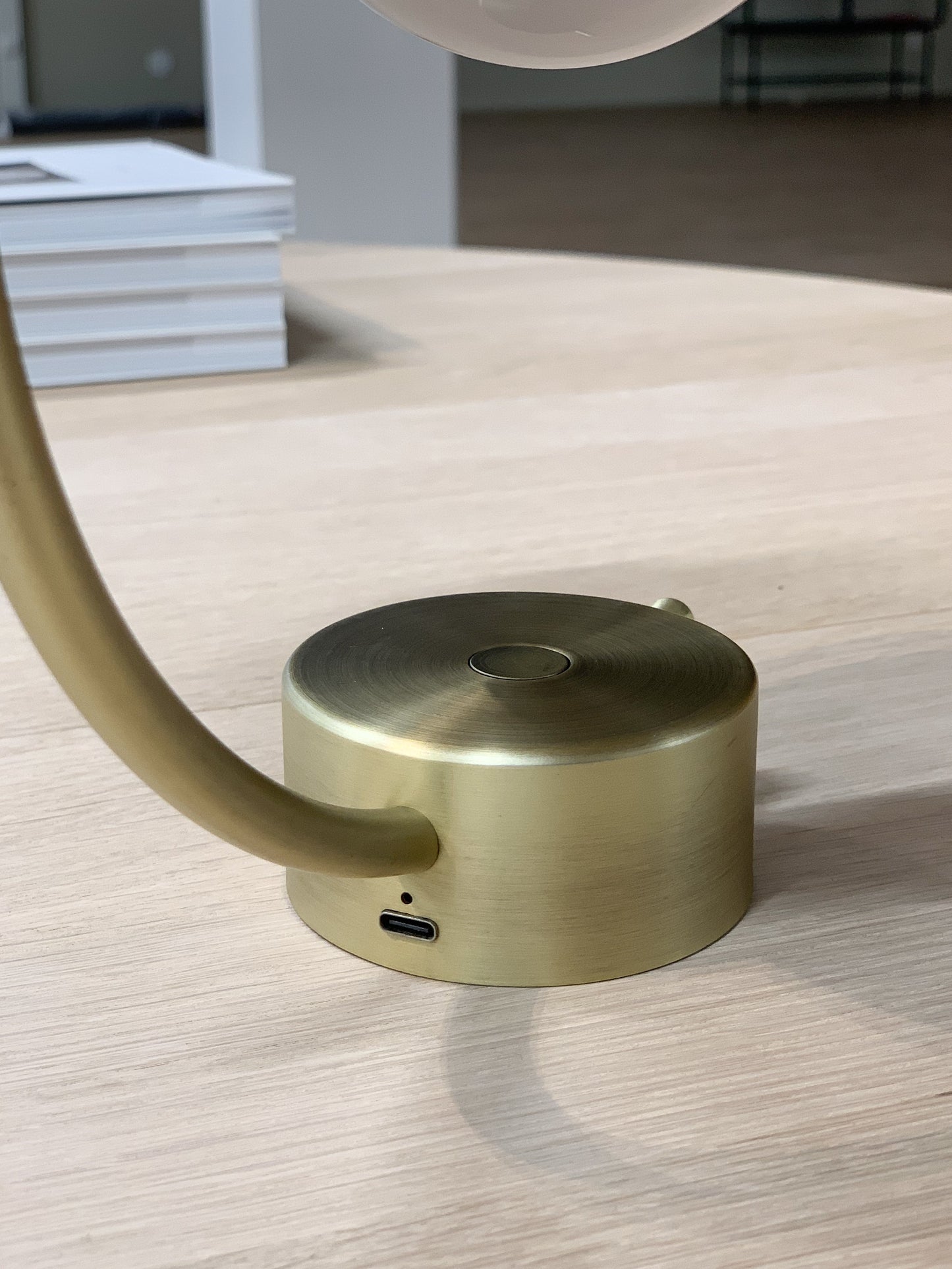 Ferm Living Meridian pöytävalaisin messinki (Kuljetusvaurio)