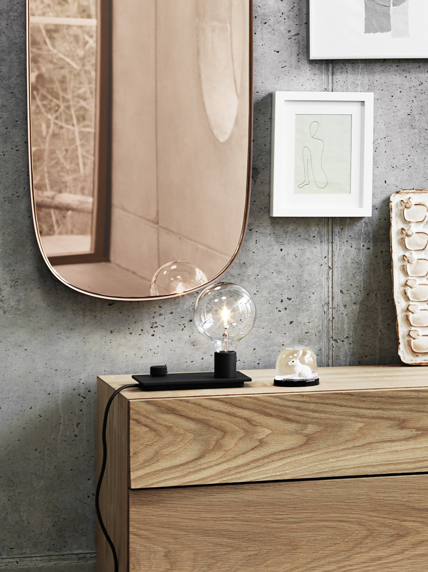 Muuto Control LED valaisin musta