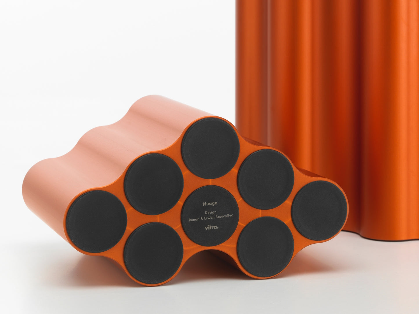 Vitra Nuage M maljakko poltettu oranssi