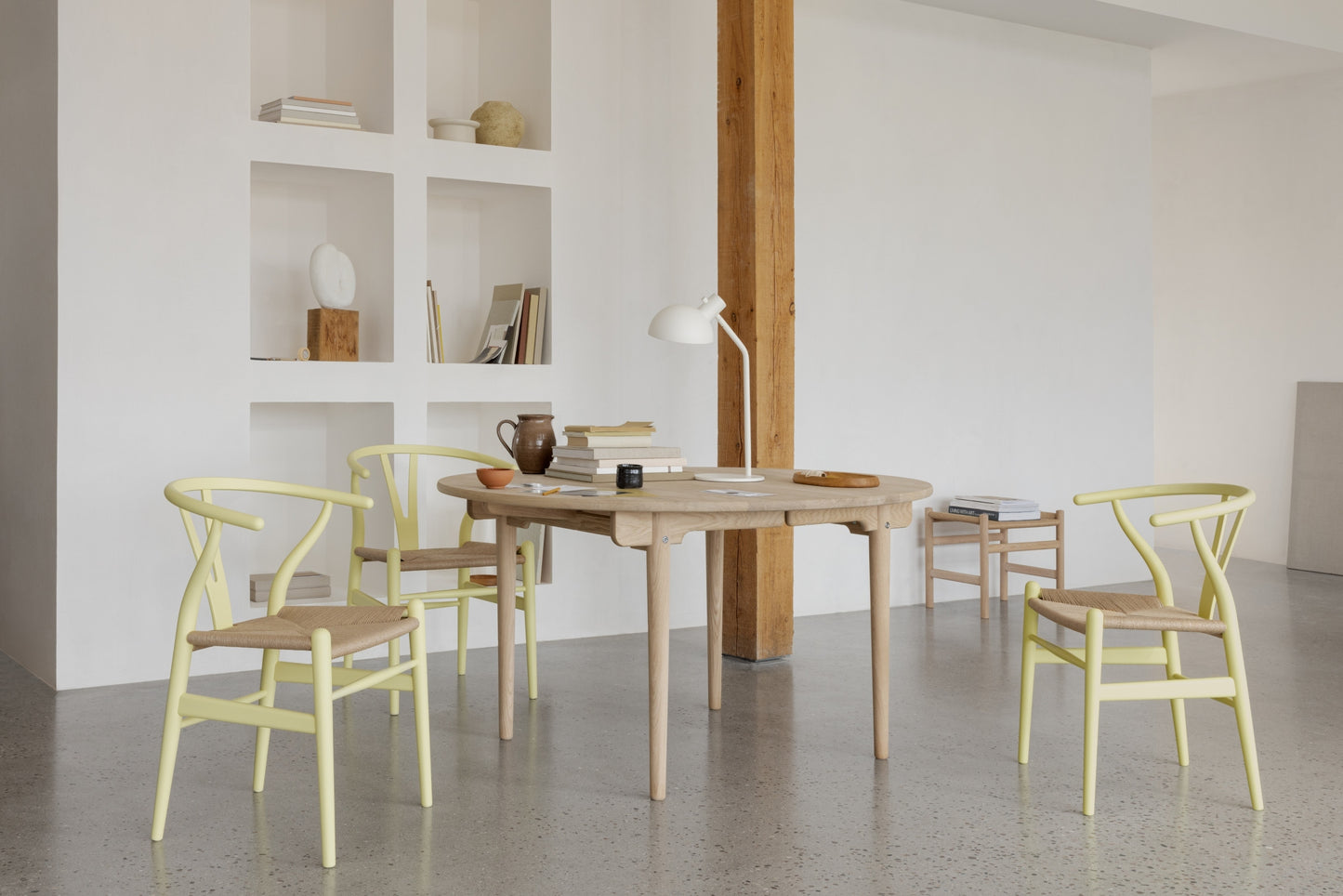 Carl Hansen & Søn CH24 Wishbone Soft Hollyhock pyökki/luonnonväri