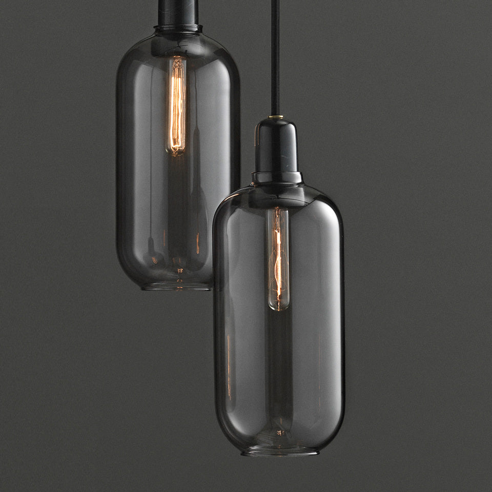 Normann Copenhagen Amp valaisin iso savunharmaa/musta