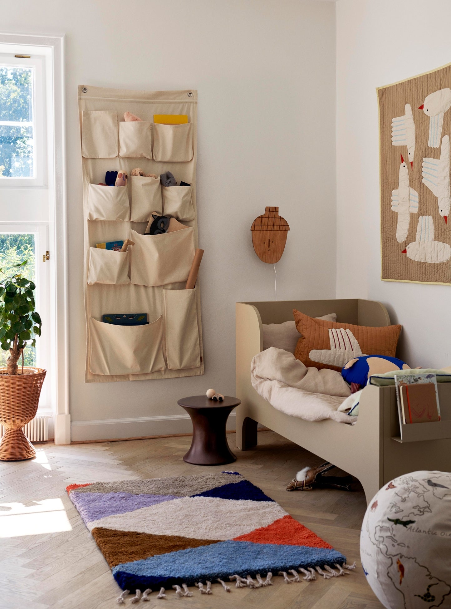 Ferm Living Acorn seinävalaisin tammi