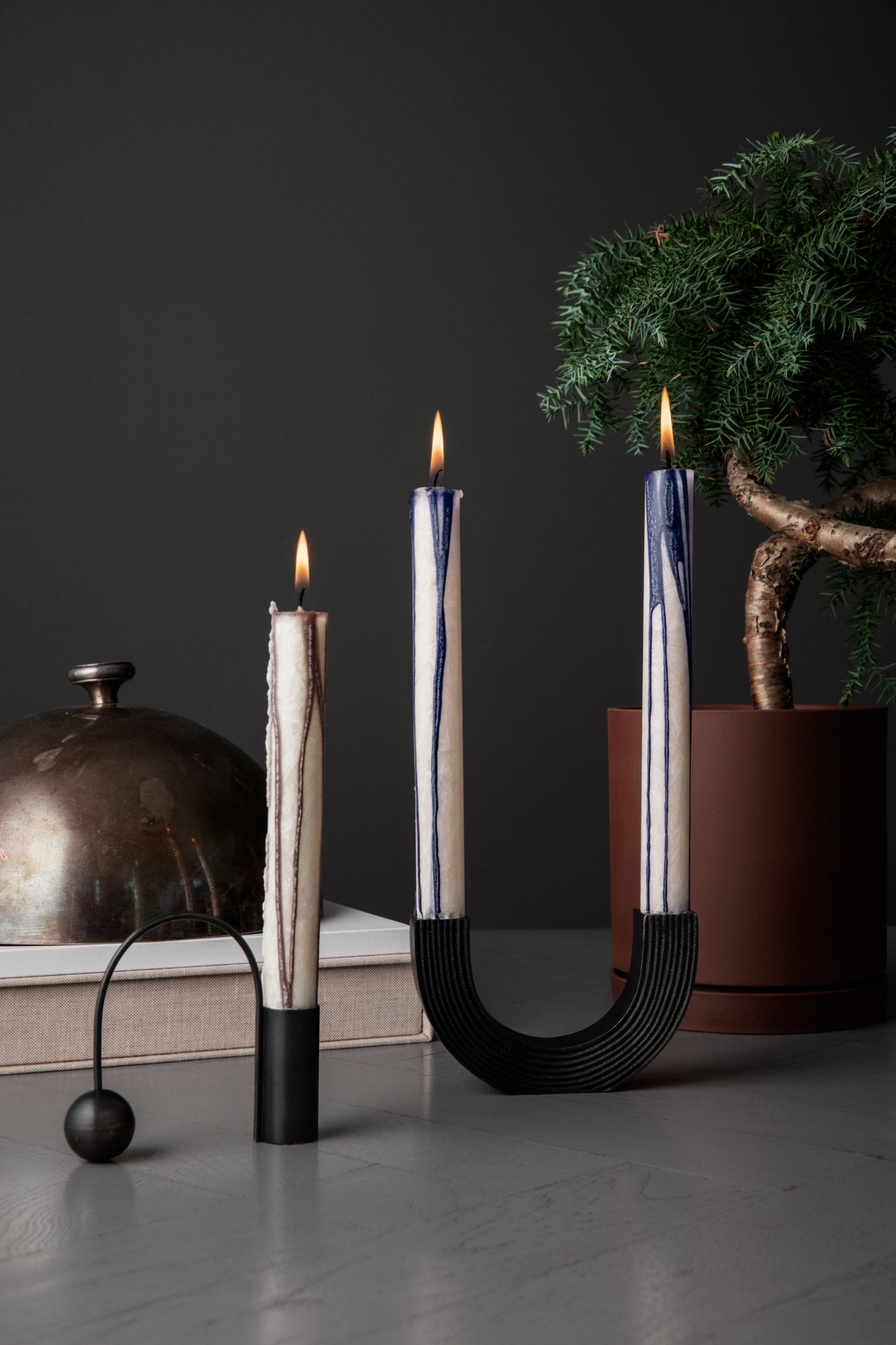 Ferm Living Balance kynttilänjalka musta