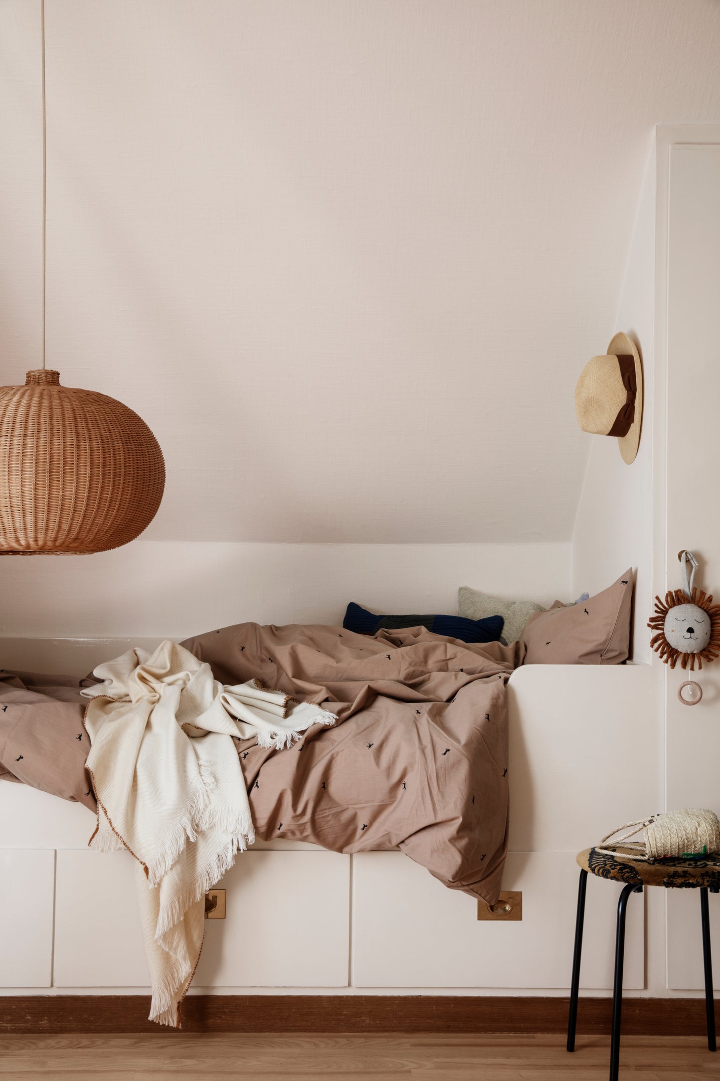 Ferm Living punottu Belly varjostin rottinki