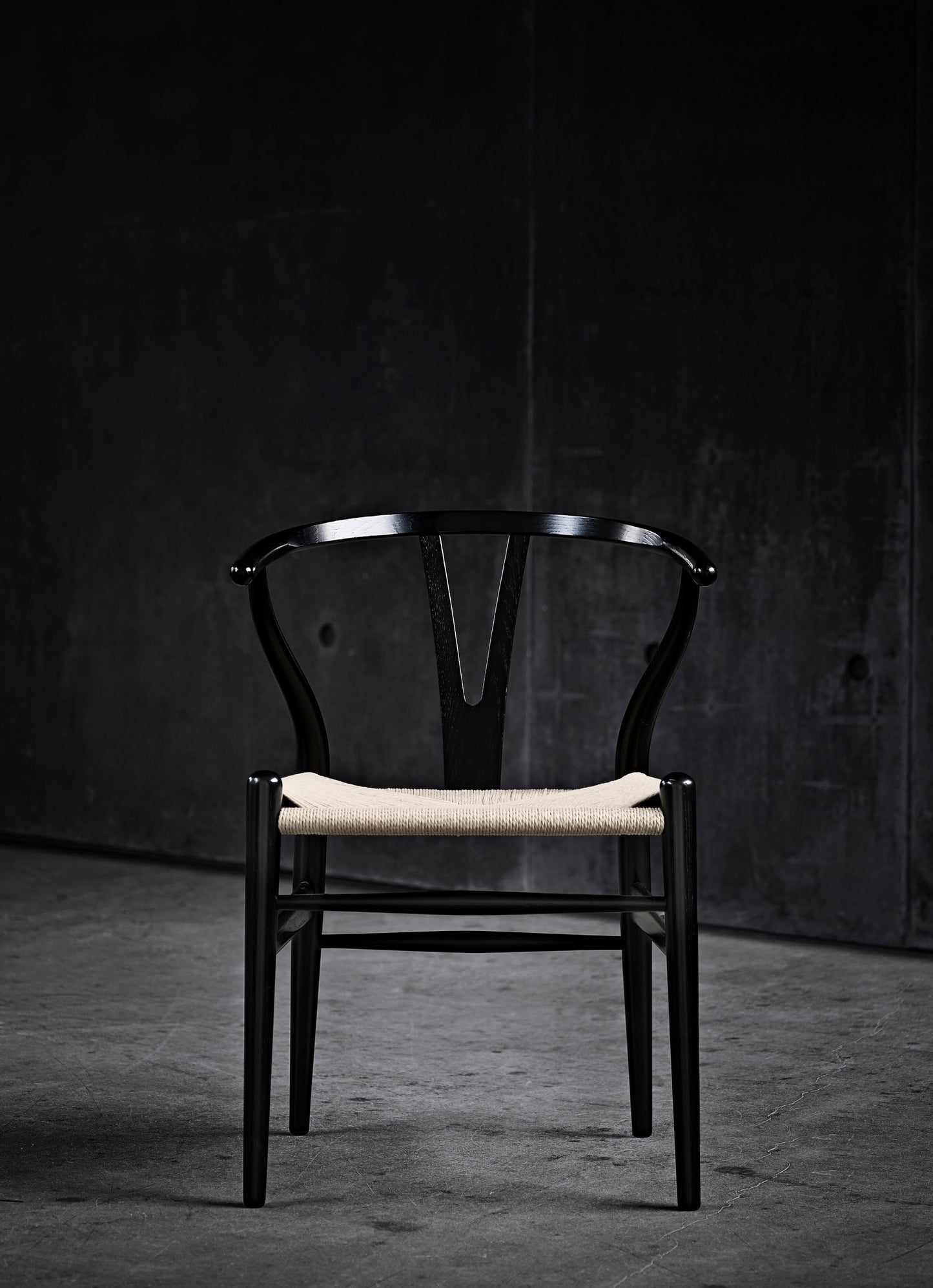 Carl Hansen & Søn CH24 Wishbone musta pyökki/luonnonväri