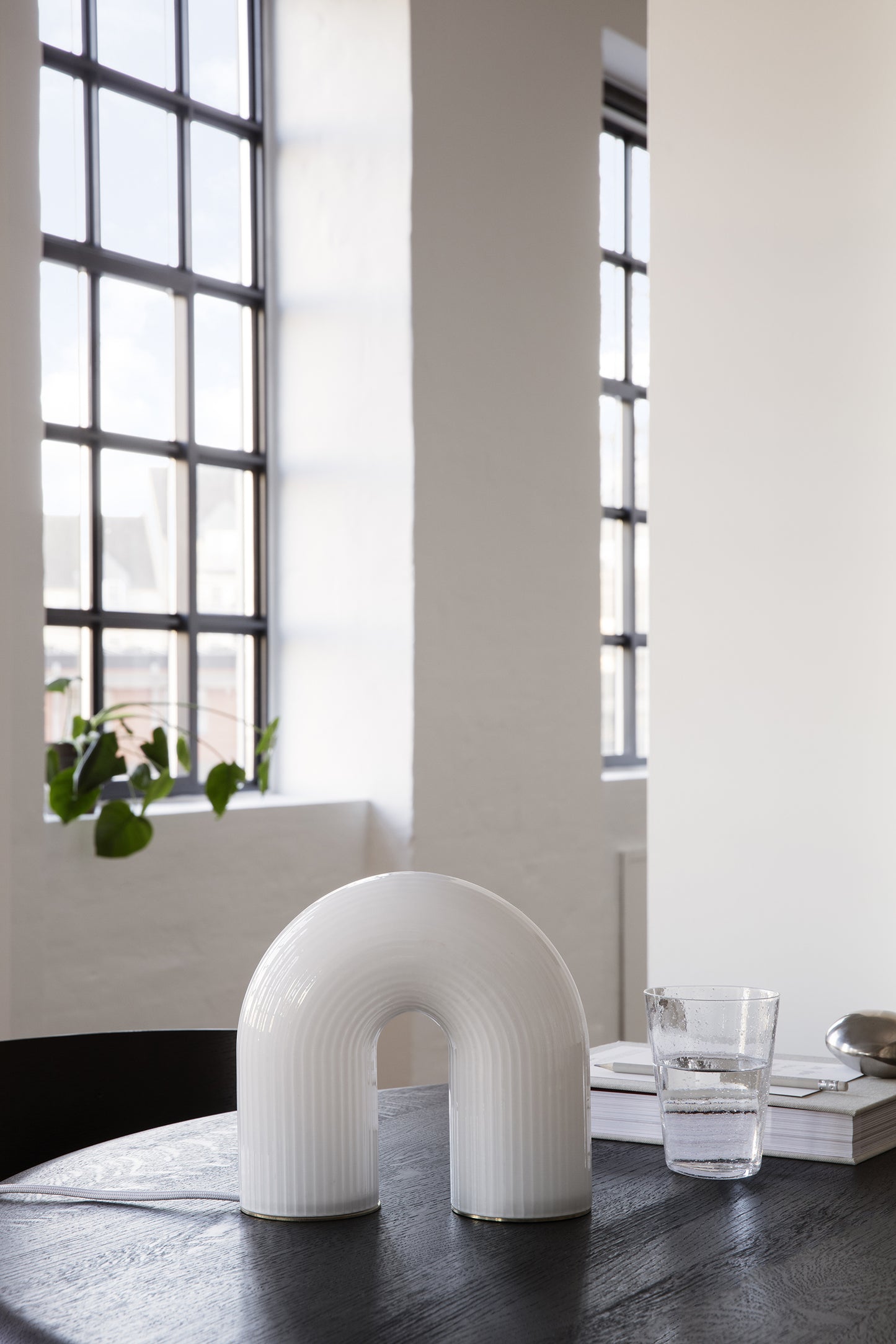 Ferm Living Vuelta pöytävalaisin