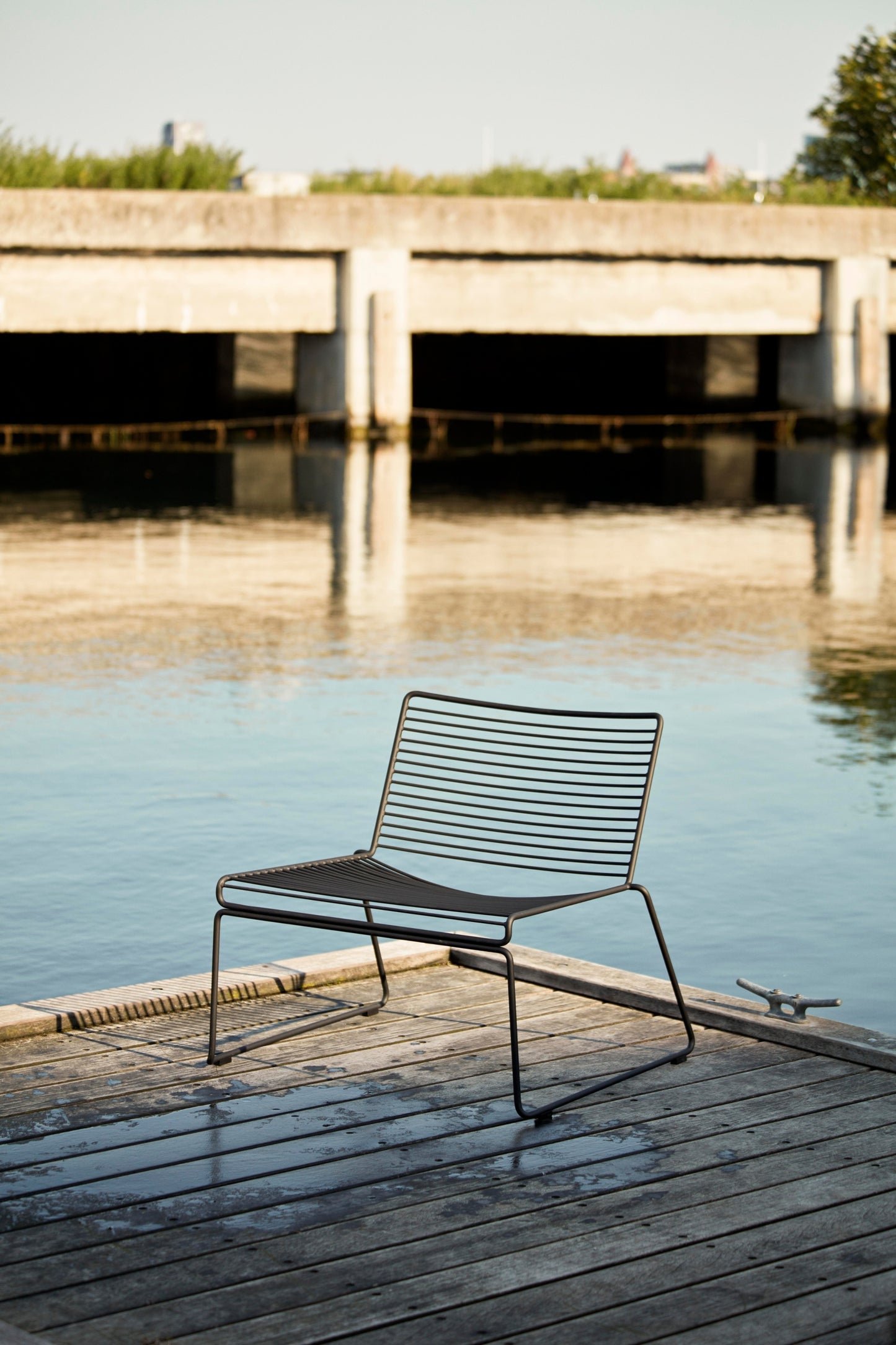 HAY Hee Lounge Chair ruosteenpunainen