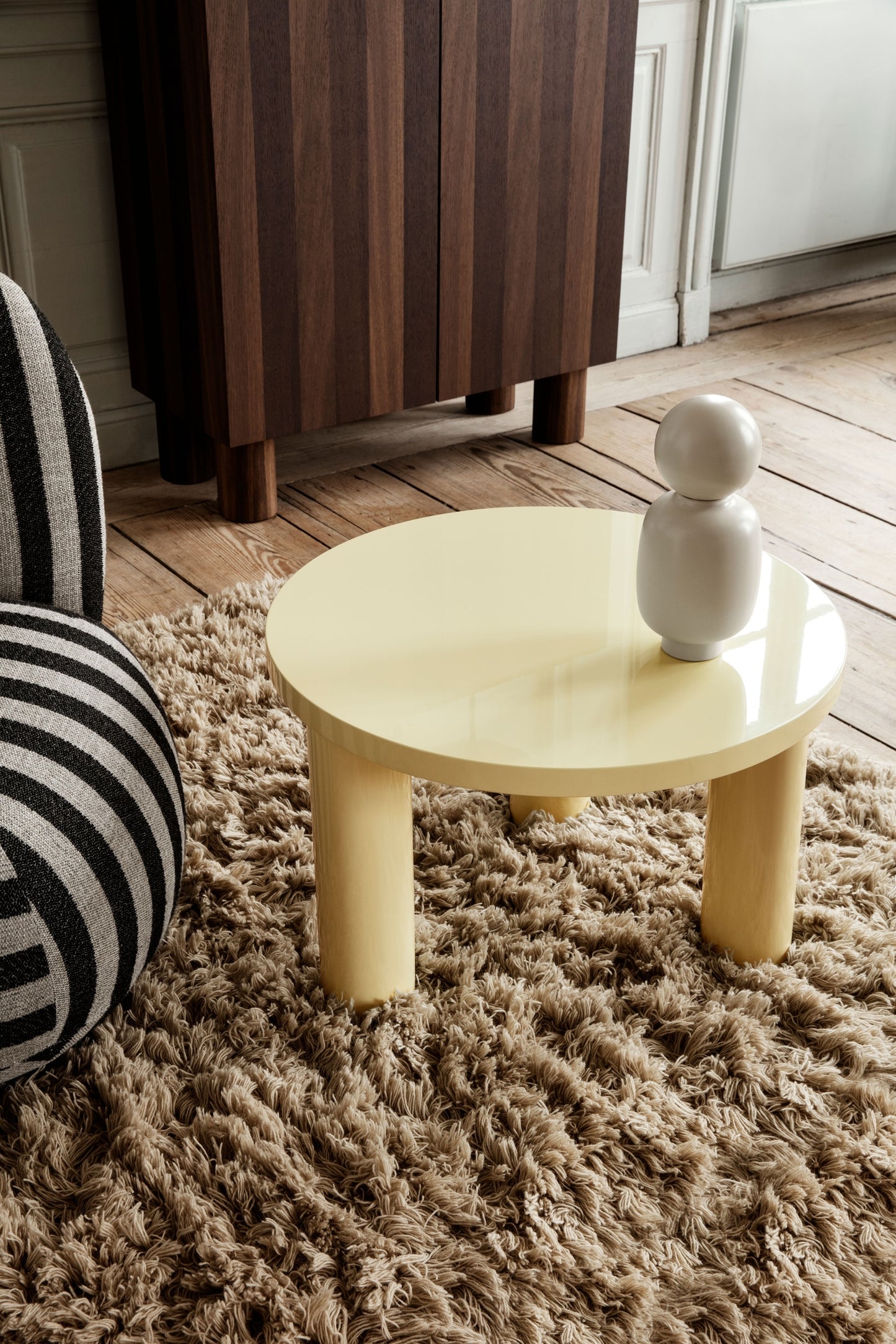 Ferm Living Post sohvapöytä pieni keltainen