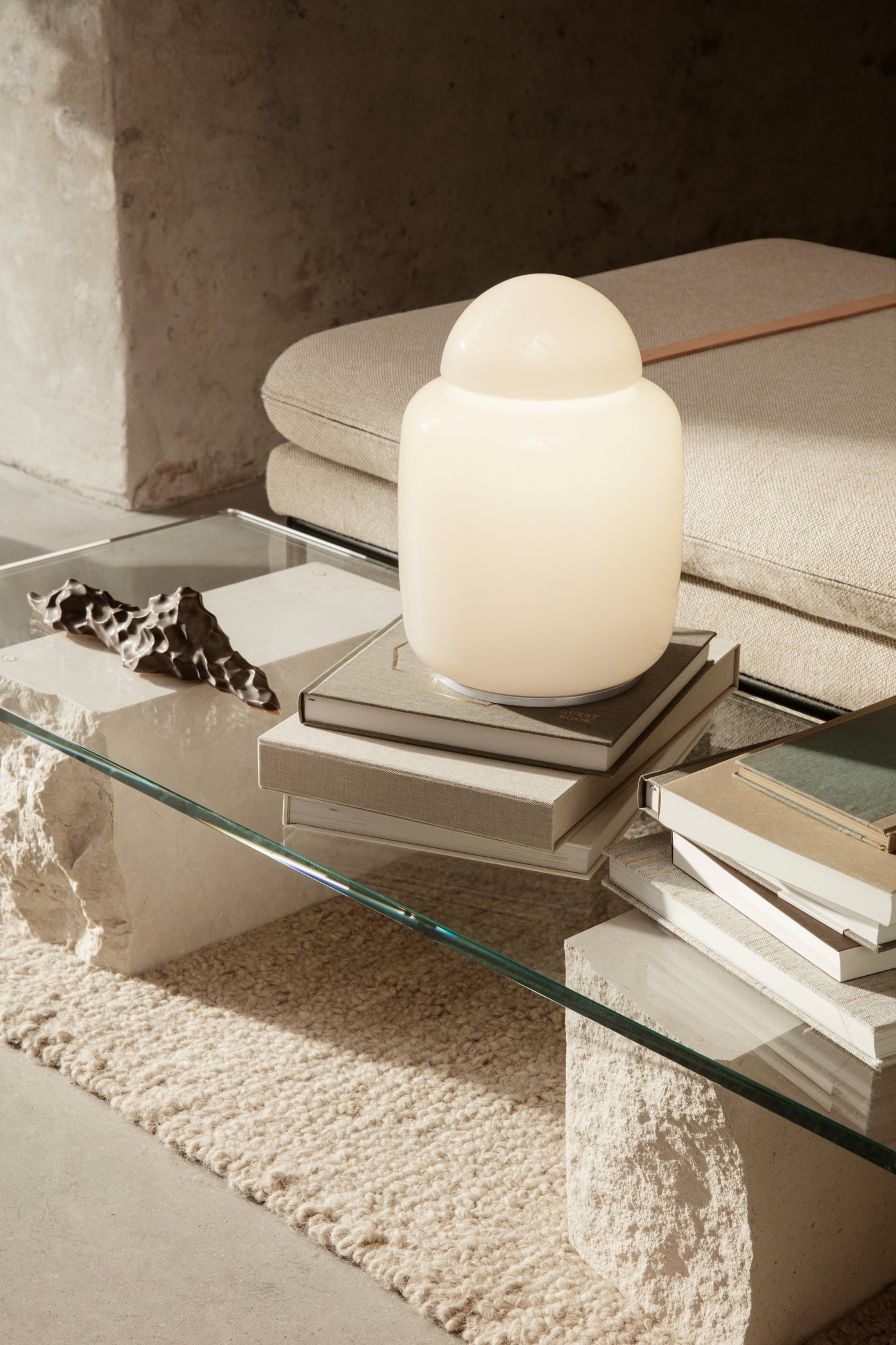 Ferm Living Bell pöytävalaisin