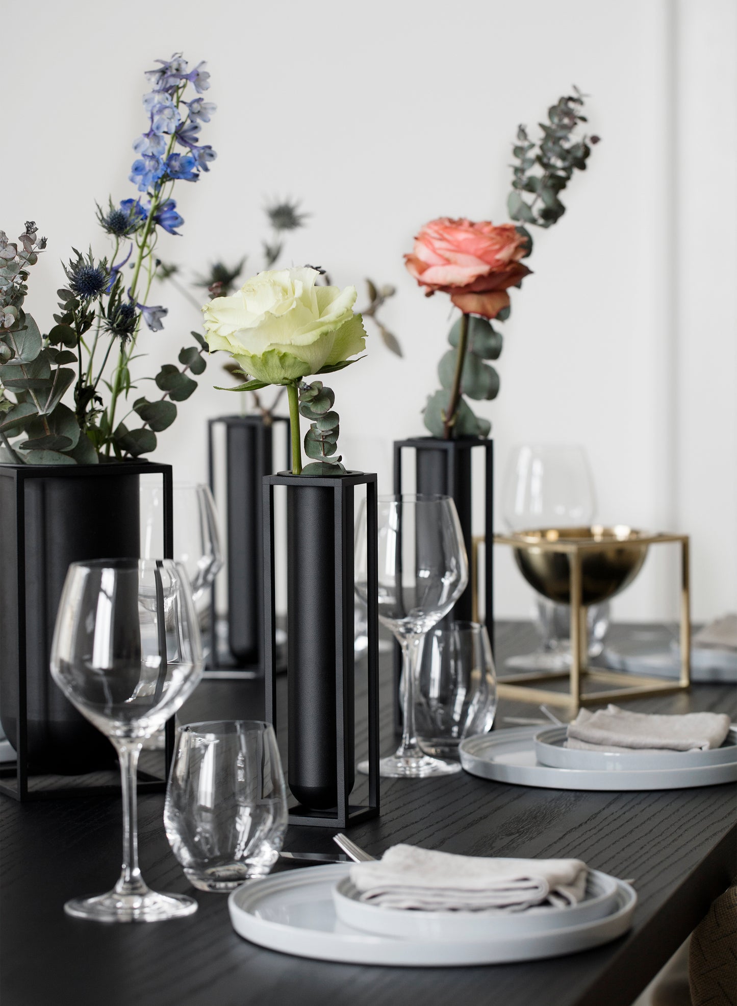 By Lassen Kubus Flora maljakko musta
