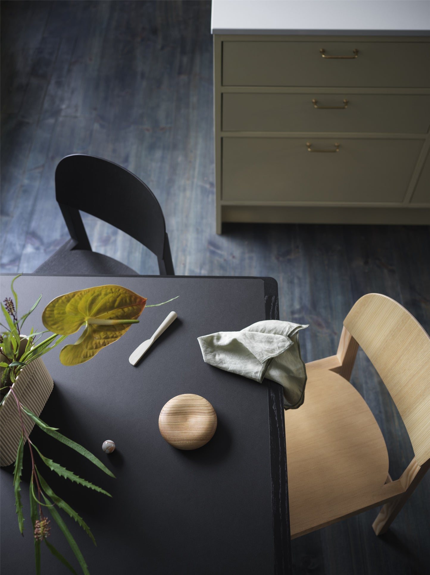 Muuto Workshop pöytä 140x90 musta