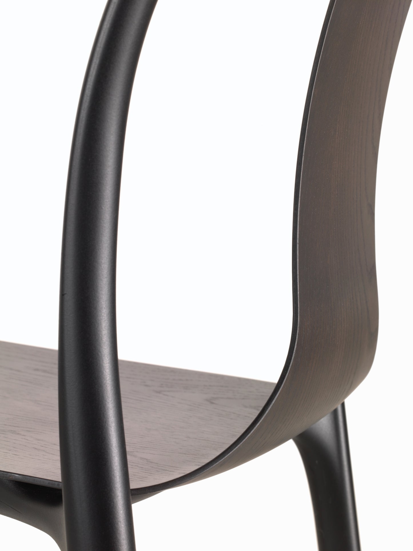 Vitra Belleville tuoli musta/tumma tammi