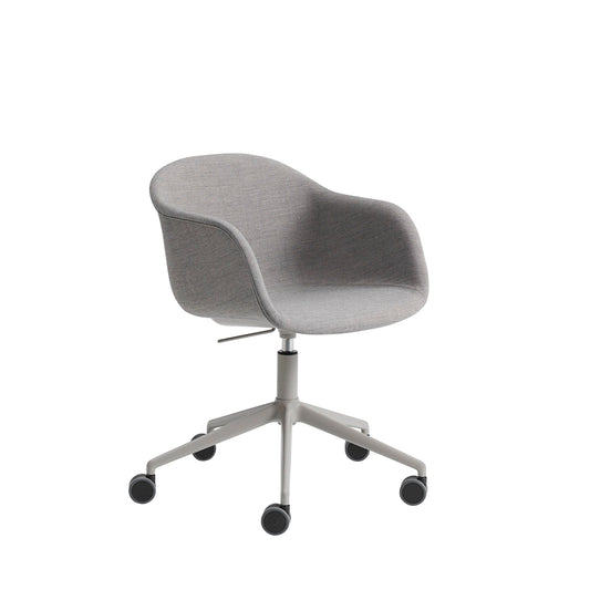 Muuto Fiber tuoli käsinojilla, rullilla, Remix 133