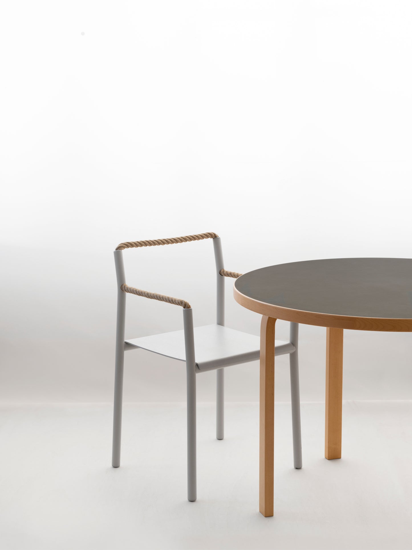 Artek Rope tuoli vaaleanharmaa