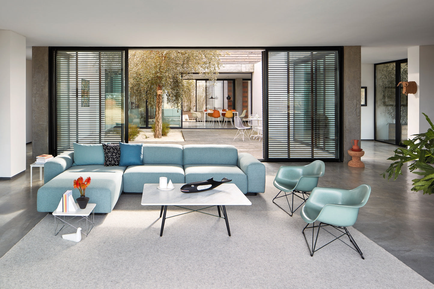 Vitra Eames sohvapöytä 76x76 saarni/valkoinen marmori