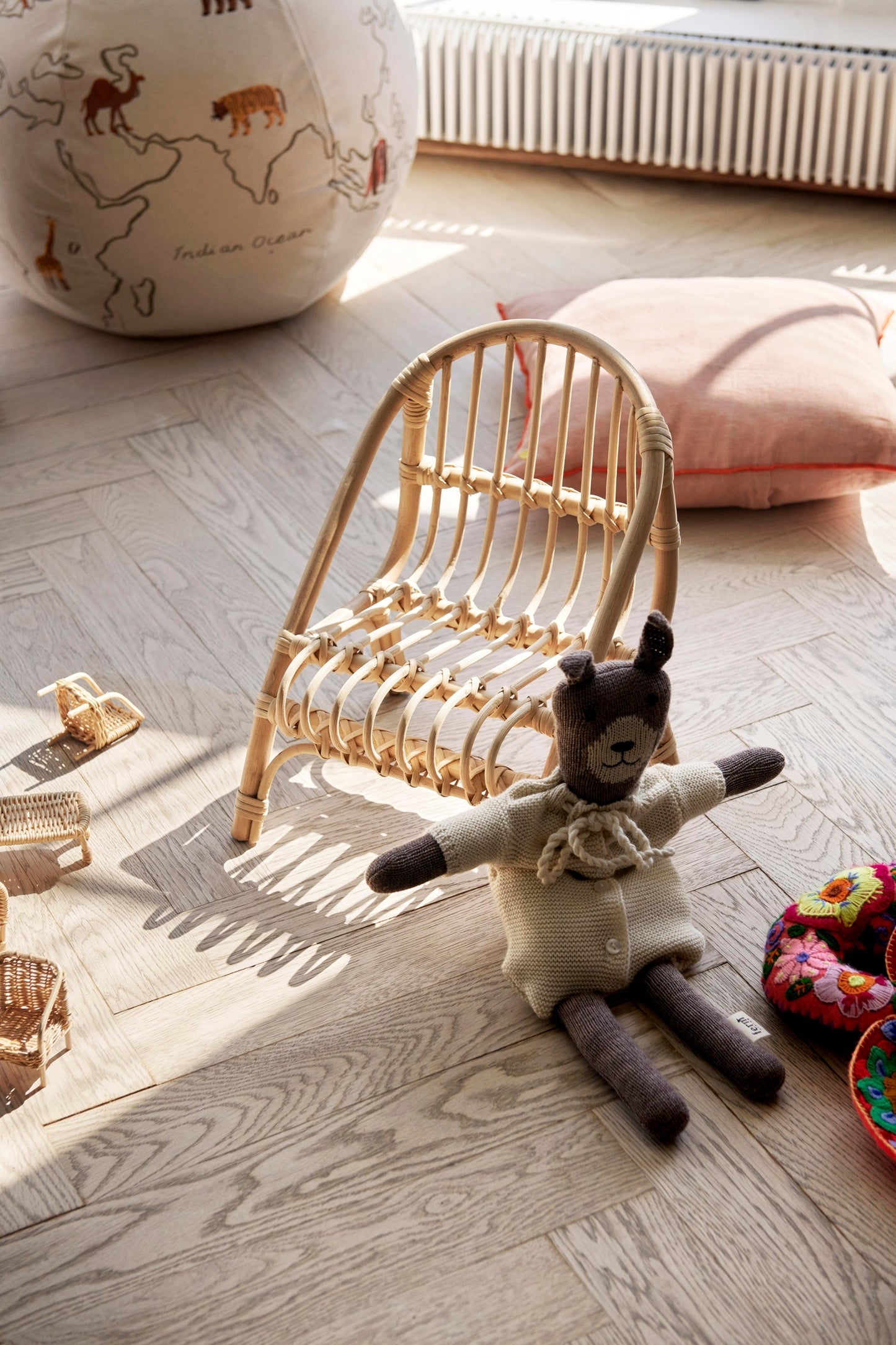 Ferm Living Kuku nukentuoli luonnonvärinen