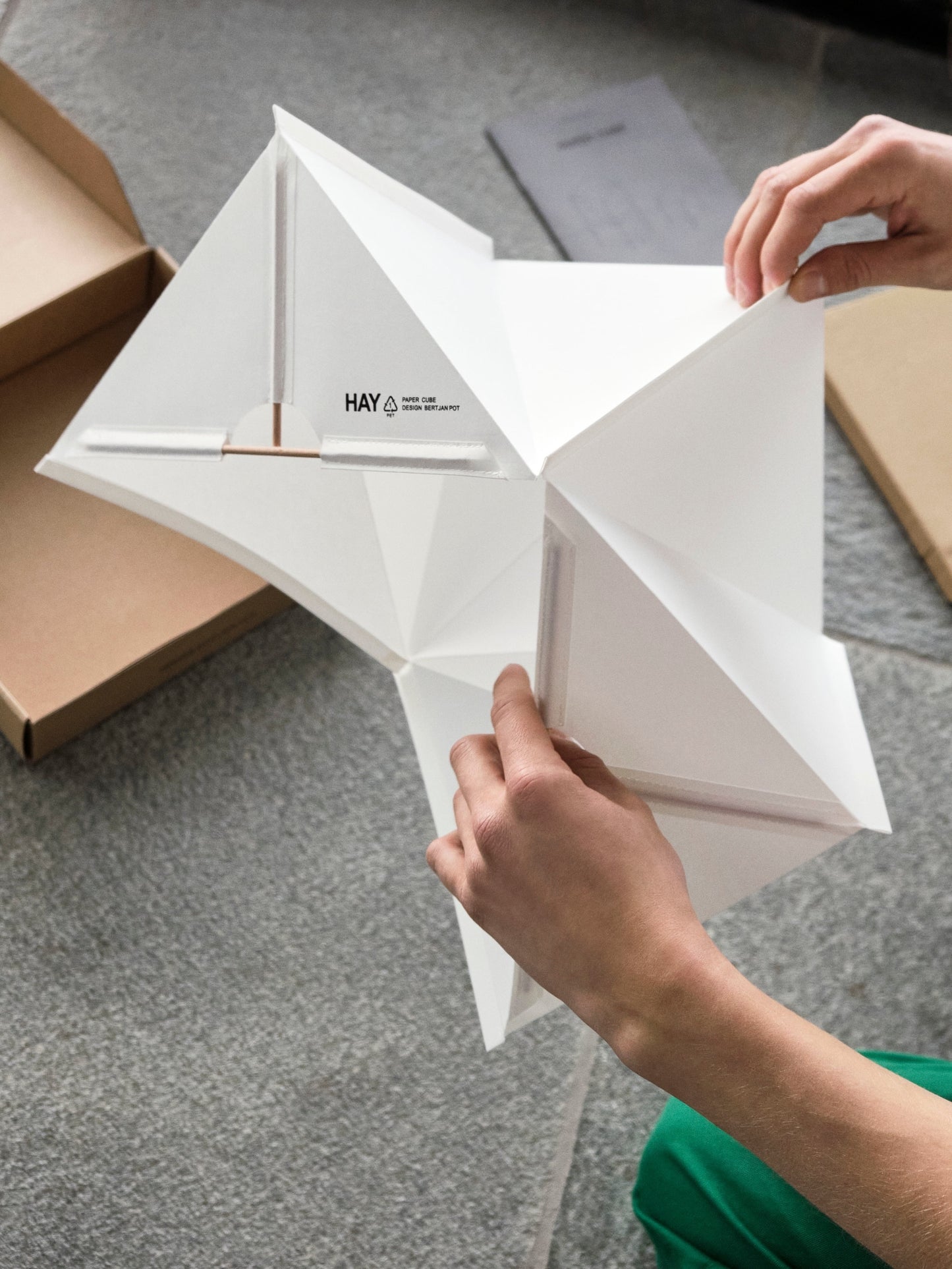 HAY Paper Cube pöytävalaisin