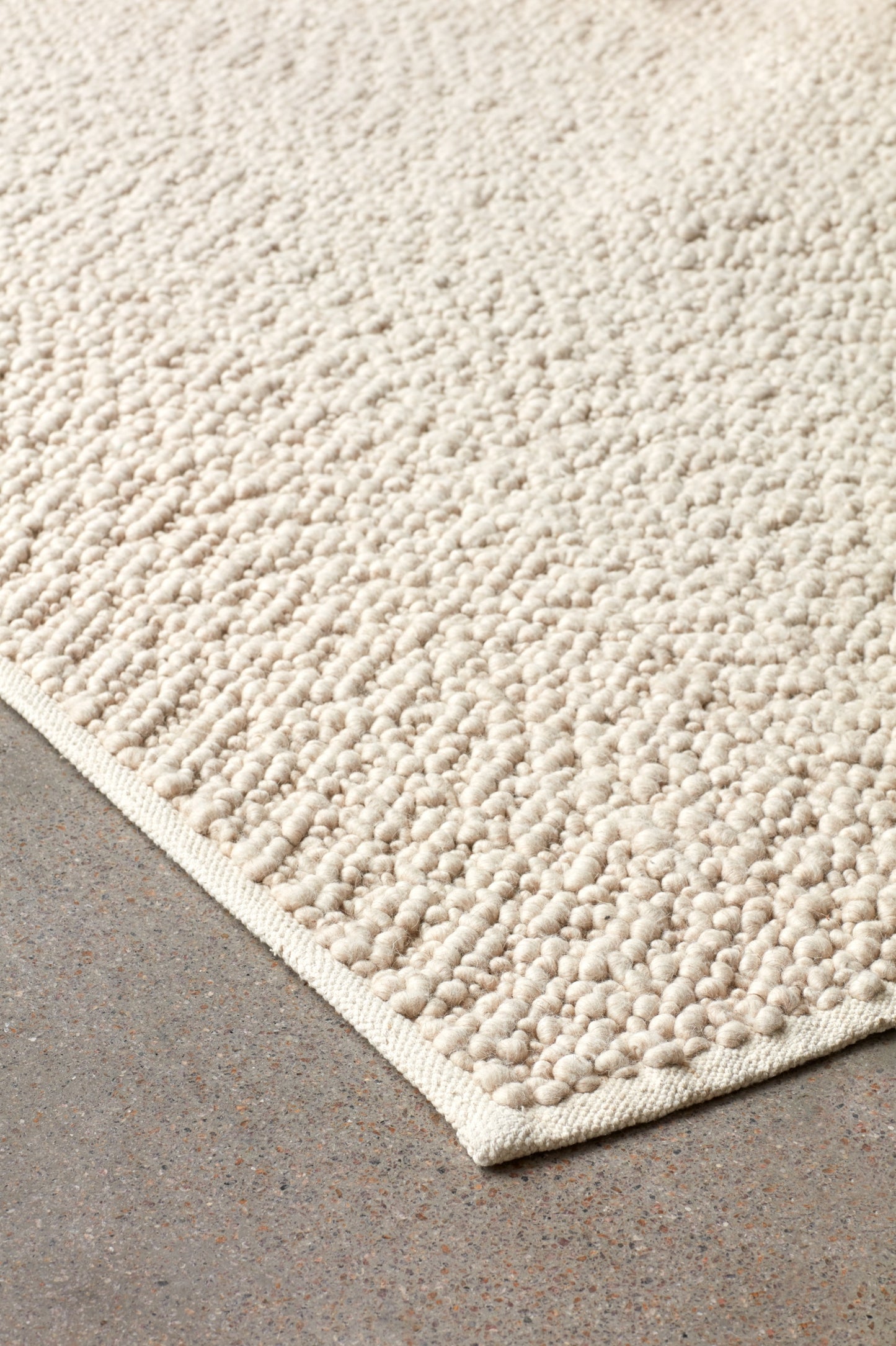 Menu Gravel matto 170x200 ivory