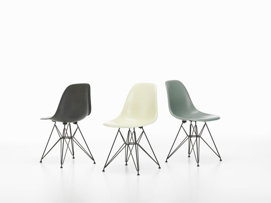 Vitra Eames DSR Fiberglass musta/parchment