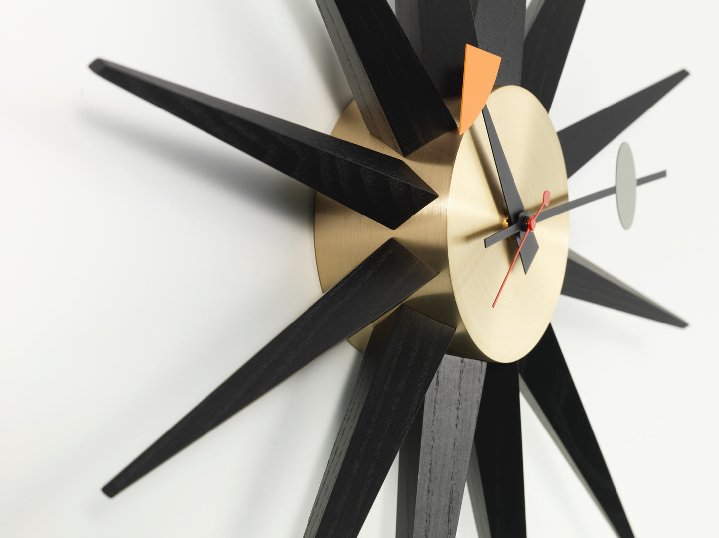 Vitra Nelson Sunburst kello musta/messinki