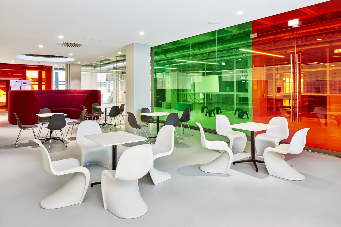 Vitra Panton tuoli valkoinen