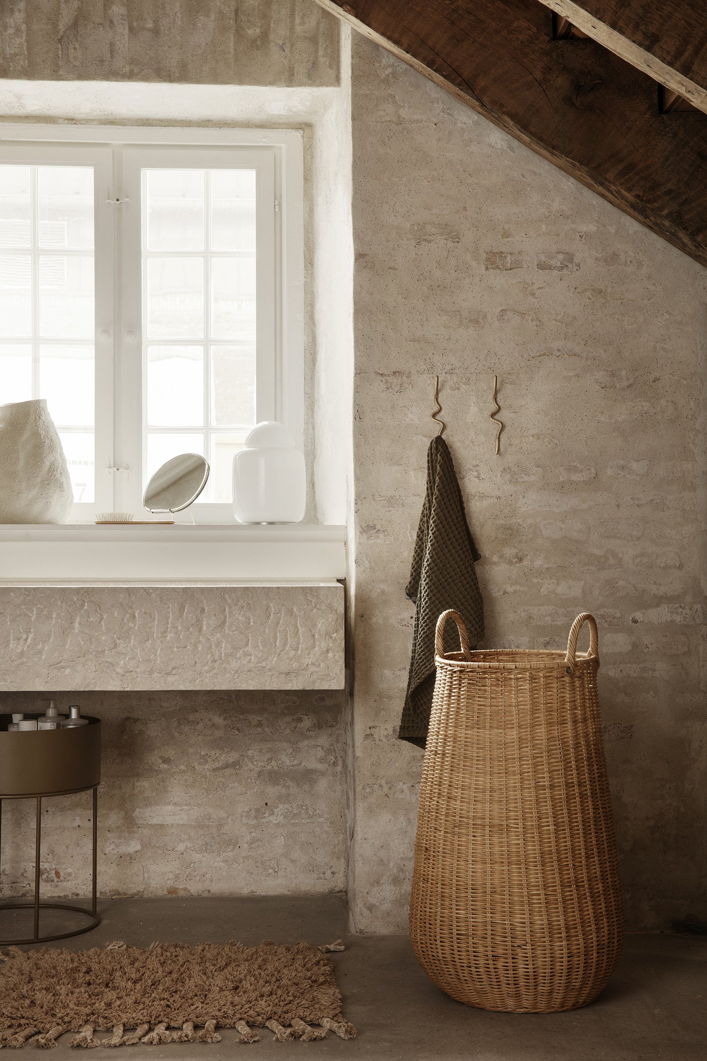 Ferm Living punottu pyykkikori