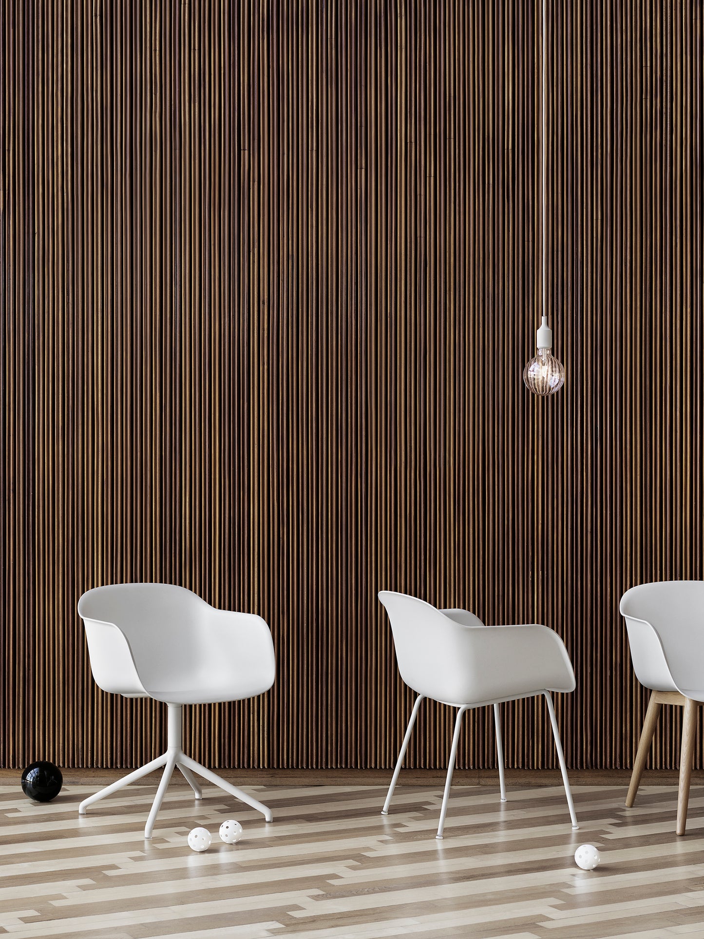 Muuto Fiber tuoli käsinojilla, teräsjalat, harmaa