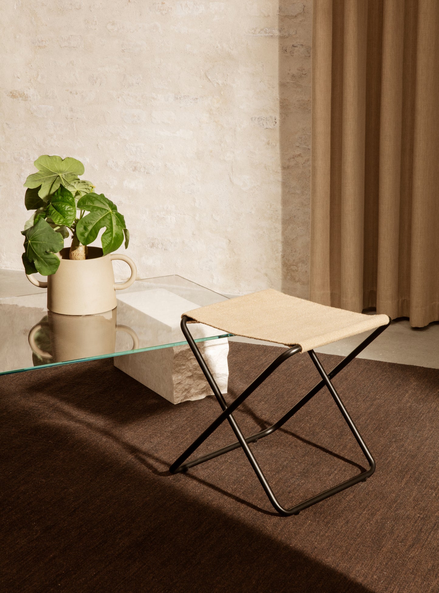Ferm Living Desert jakkara musta/sand