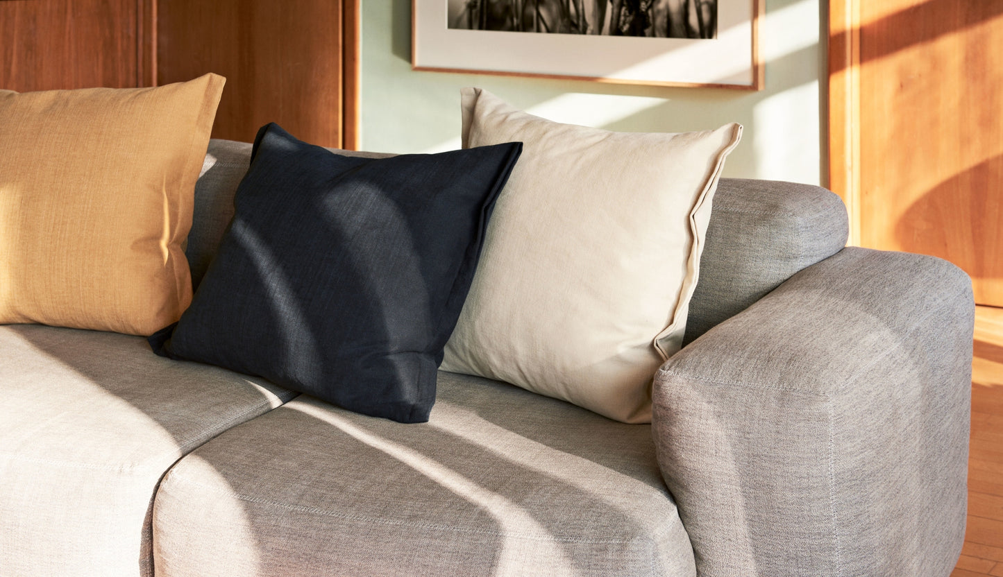 HAY Plica Tint tyyny musta
