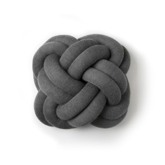 Design House Stockholm Knot tyyny tummanharmaa