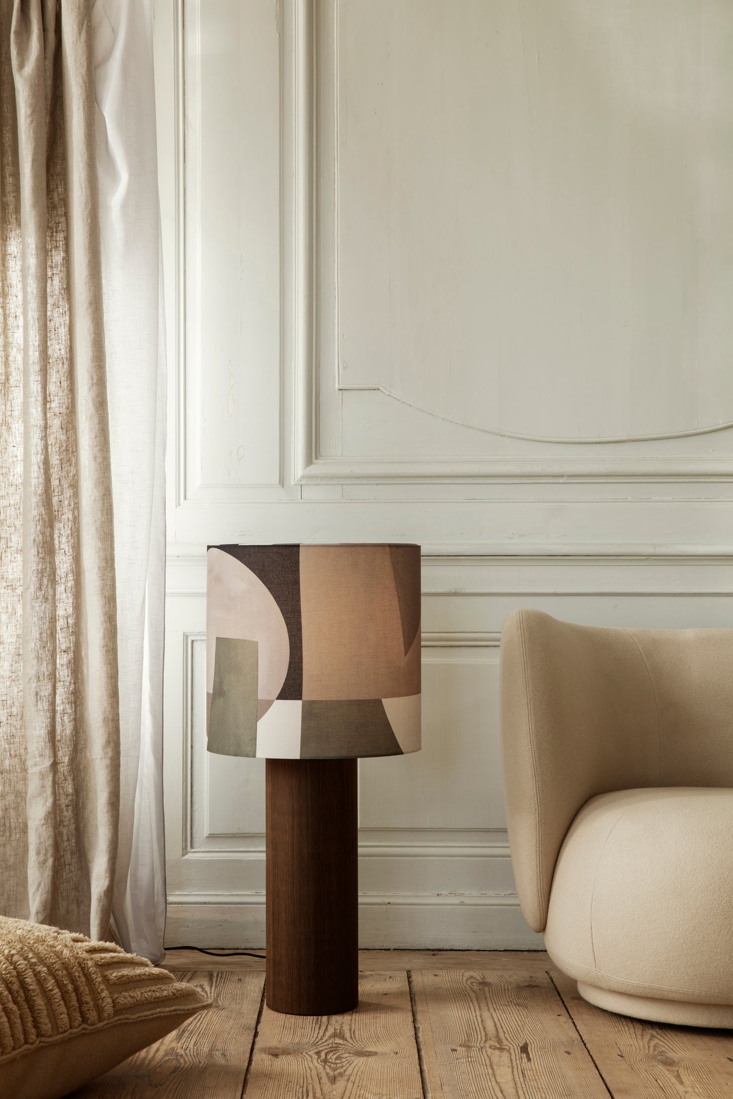 Ferm Living Post jalka L tummanruskea