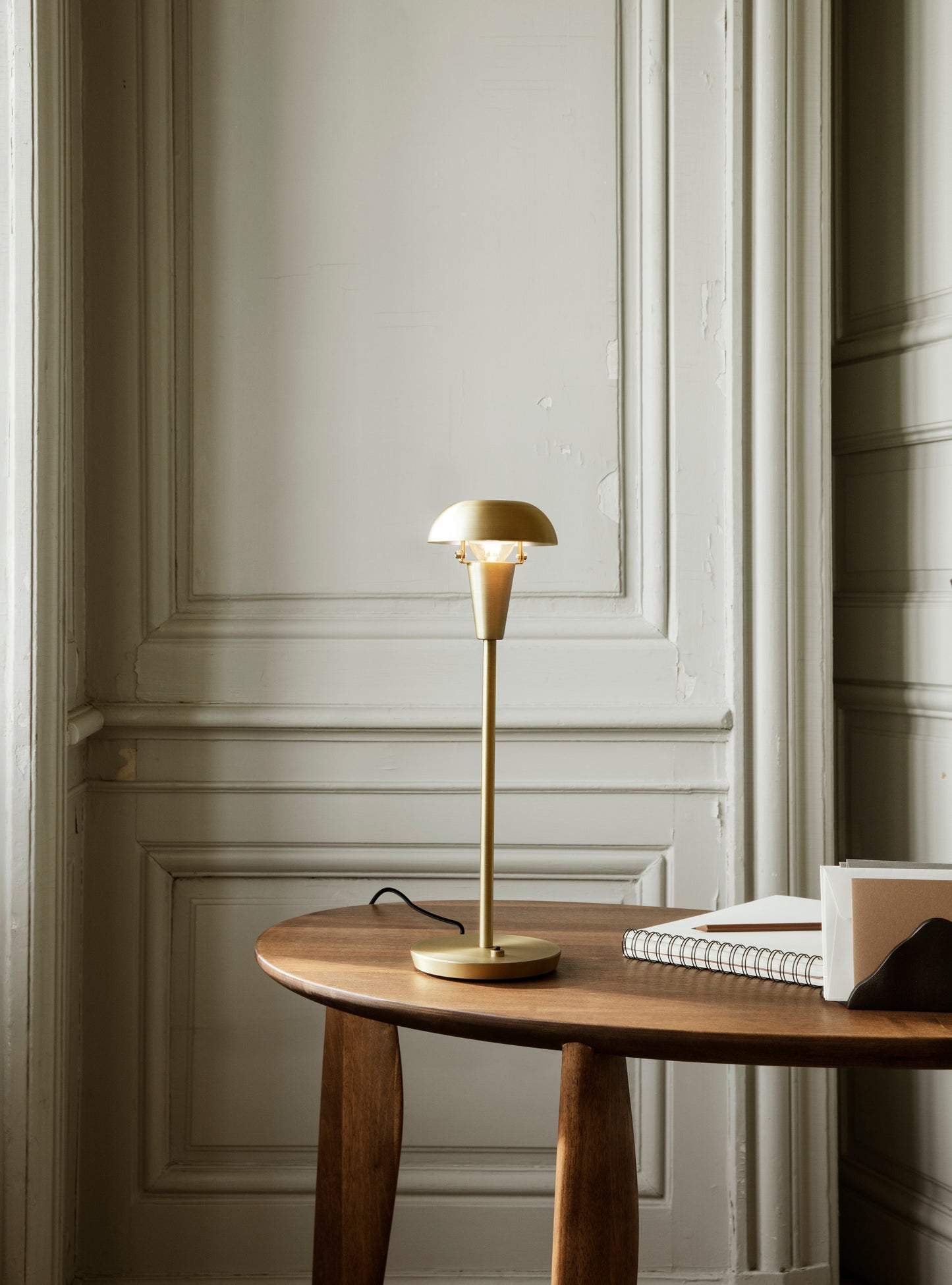 Ferm Living Tiny pöytävalaisin korkea messinki